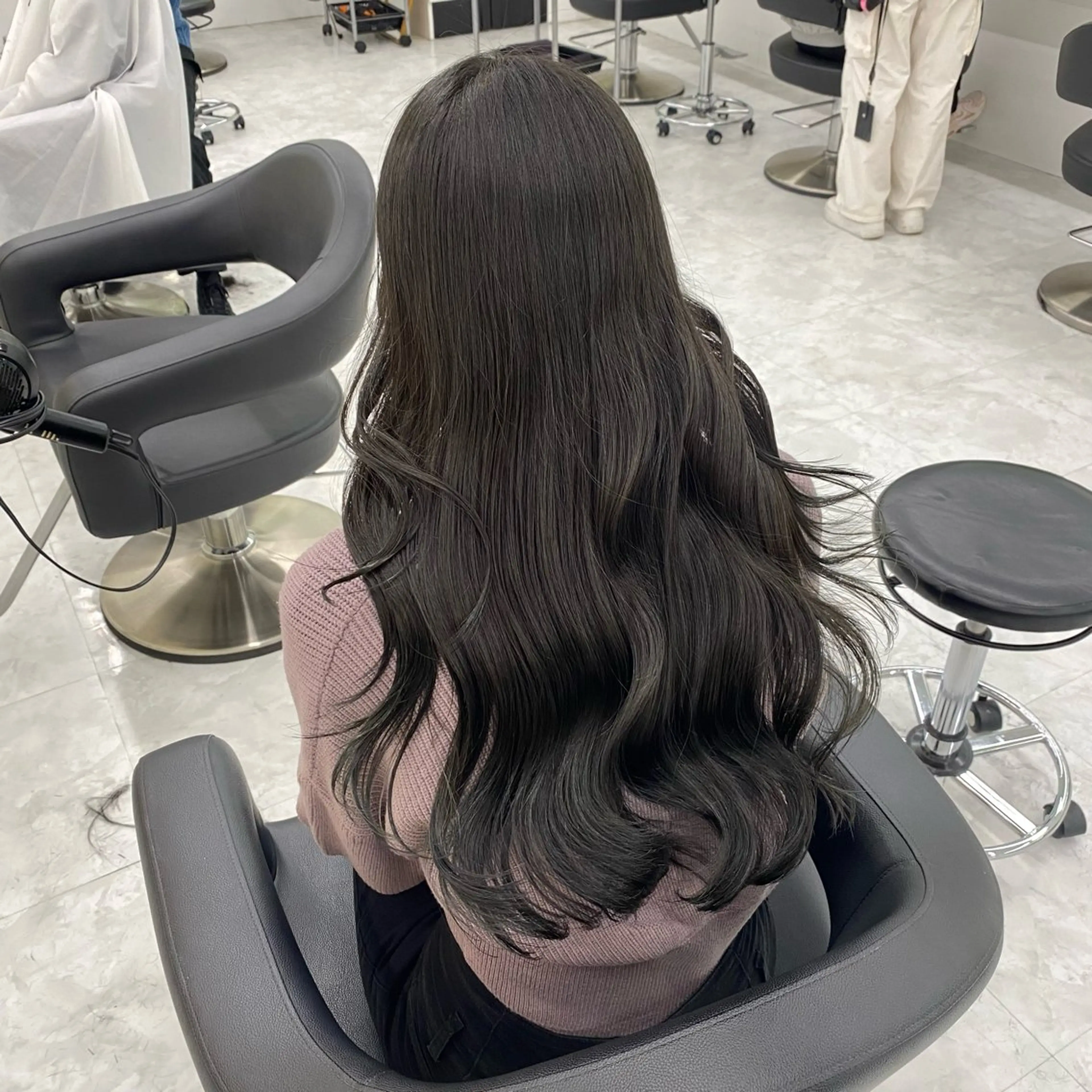 セミロング カラー パーマ ヘアアレンジ メンズ キッズ グレージュ オリーブグレージュ オリーブグレー ヘアカラー Lumo所属・💖横浜ブリーチなし 💖MIHOのヘアスタイル