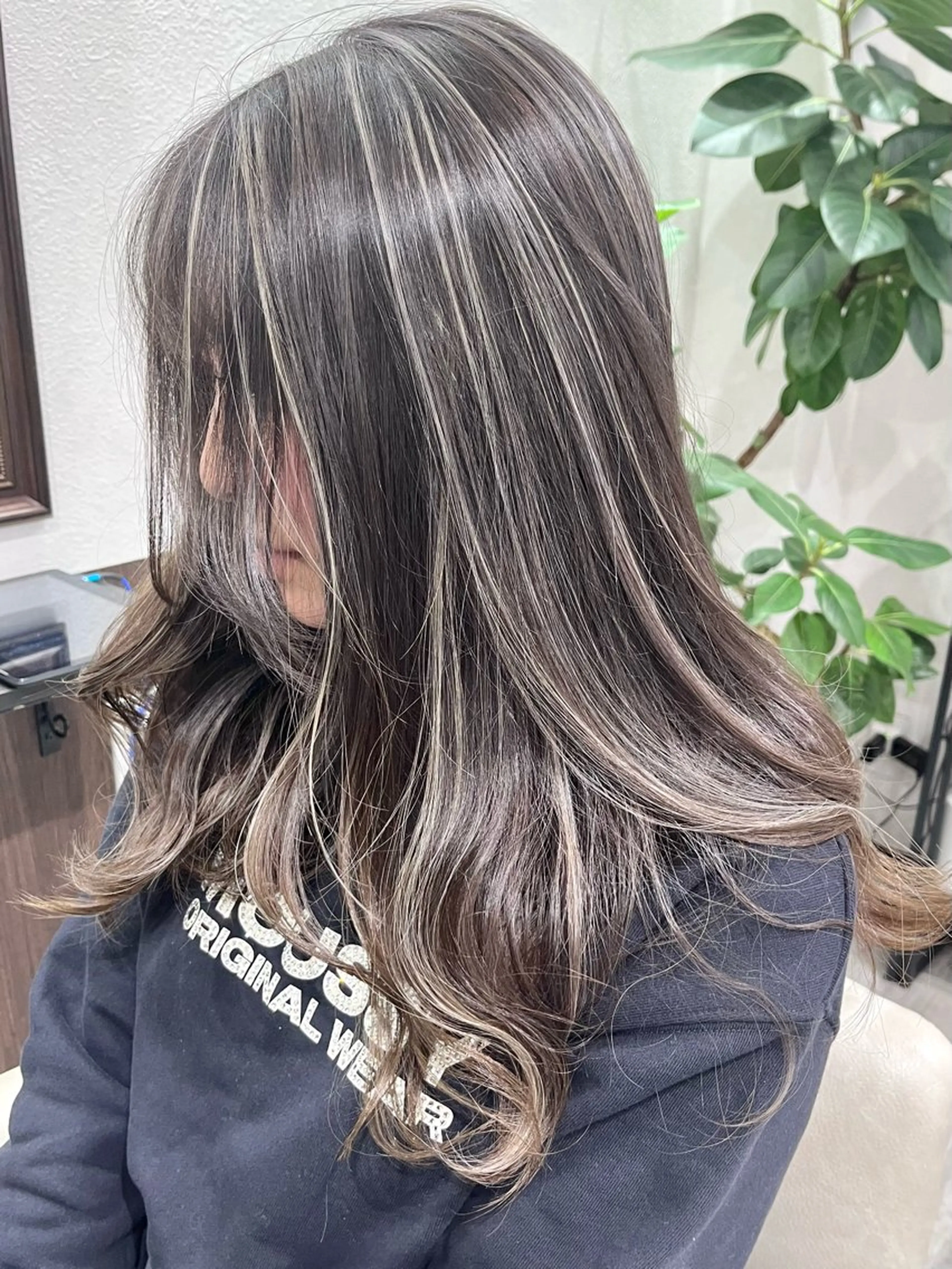 ロング カラー ヘアアレンジ ハイライトカラー ハイライト カット ヘアカラー Belle hair Design青野大貴のヘアスタイル