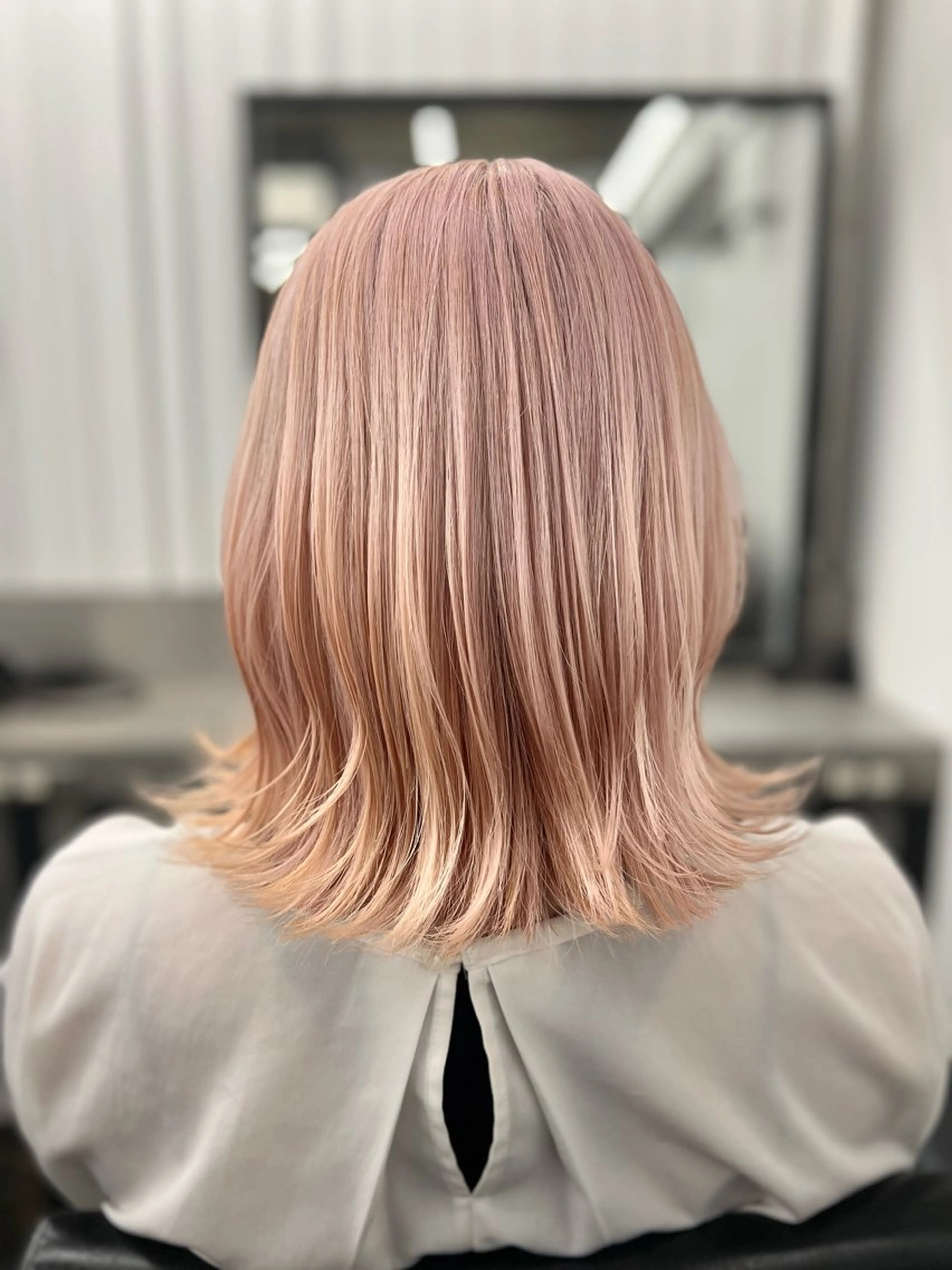 セミロング カラー ピンクカラー カット ヘアカラー ADLLA.アドラ所属・ADLLA.新宿/ 美髪/艶髪/栗原🦋のヘアスタイル