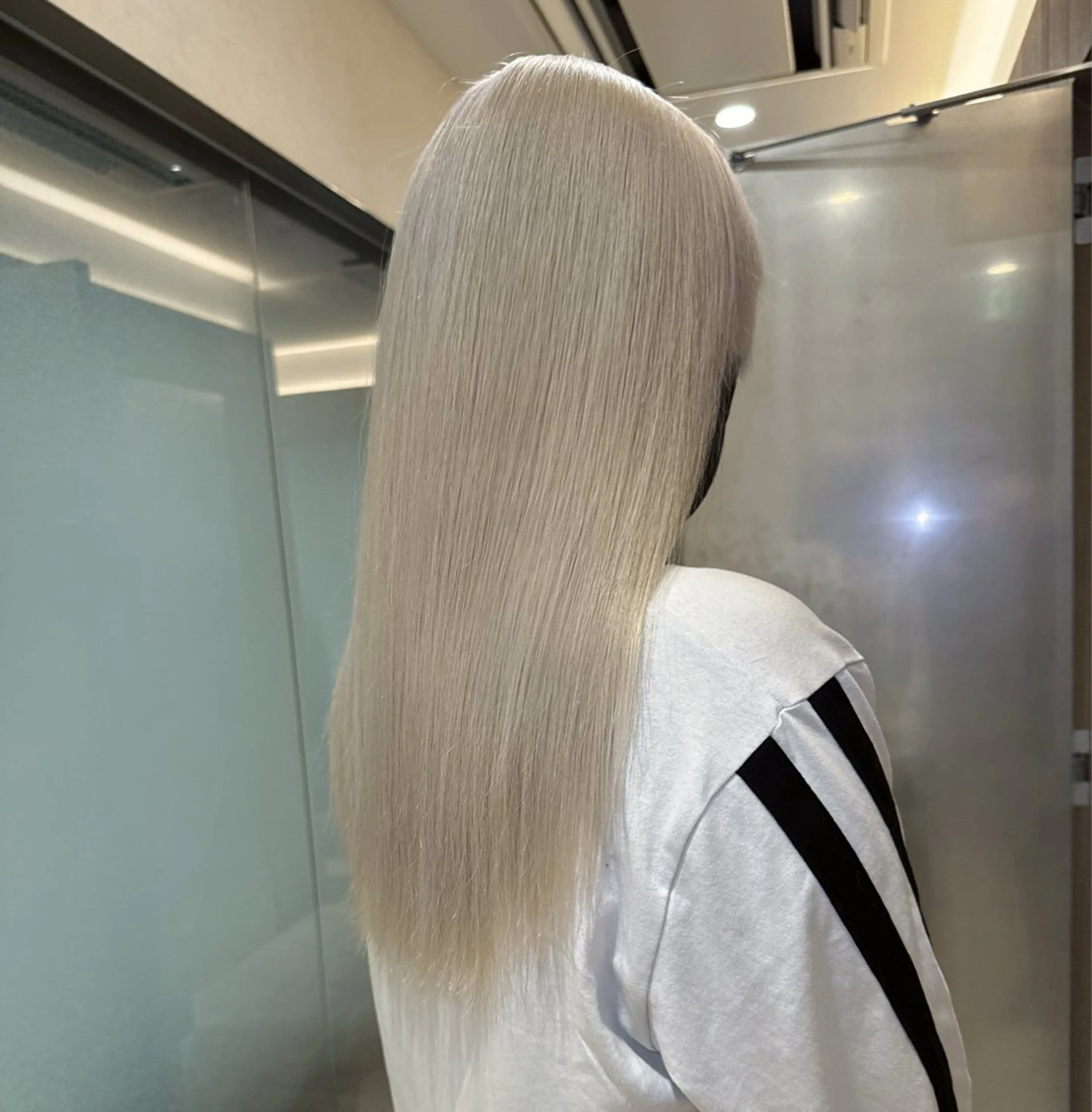 ロング ハイトーン/レイヤー /迫田龍明のヘアスタイル