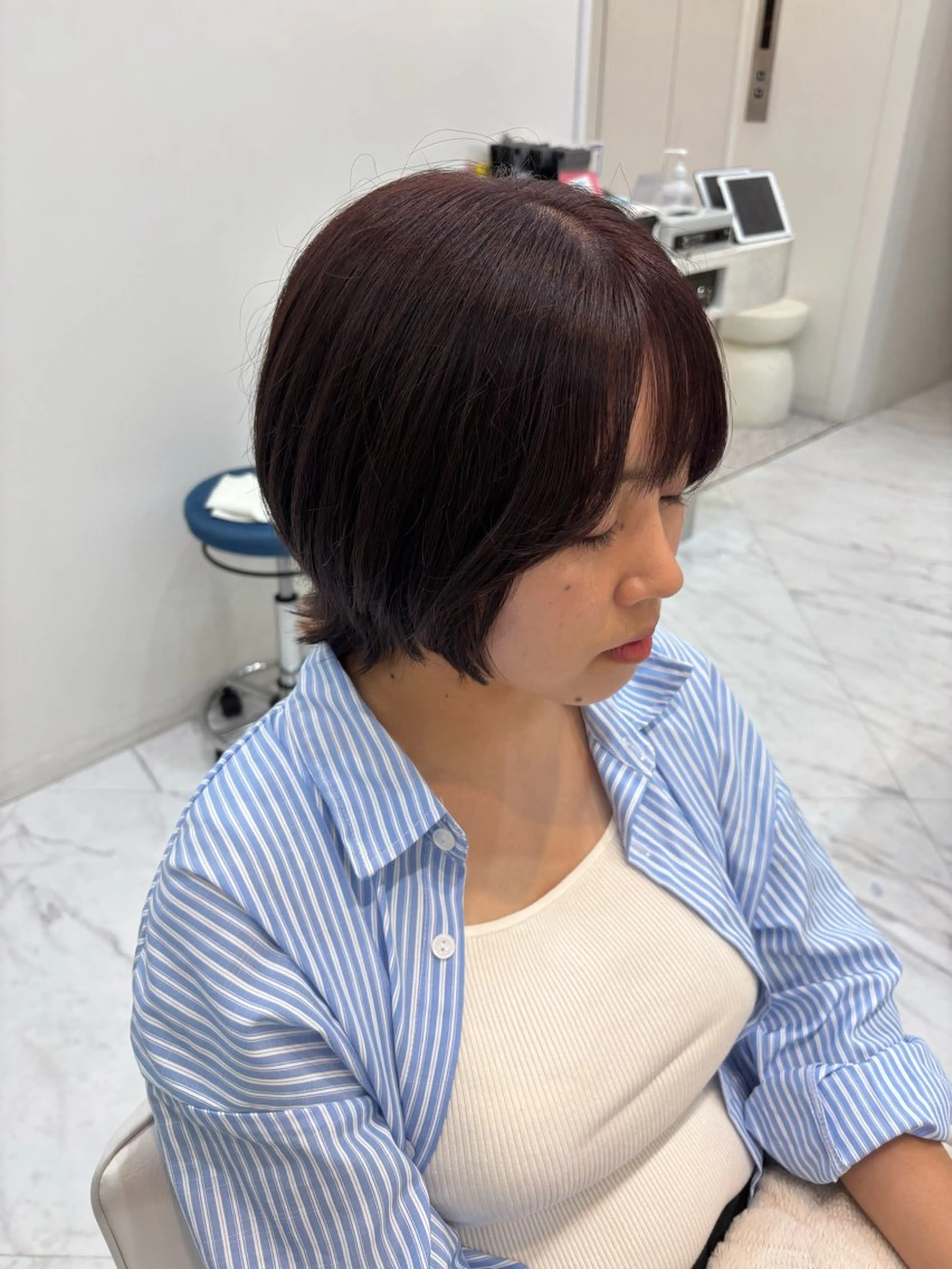 ショート カラー カシス ショートヘア カット ヘアカラー トリートメント ii+U 銀座【アイユーギンザ】所属・Hikaru 銀座美容師のヘアスタイル