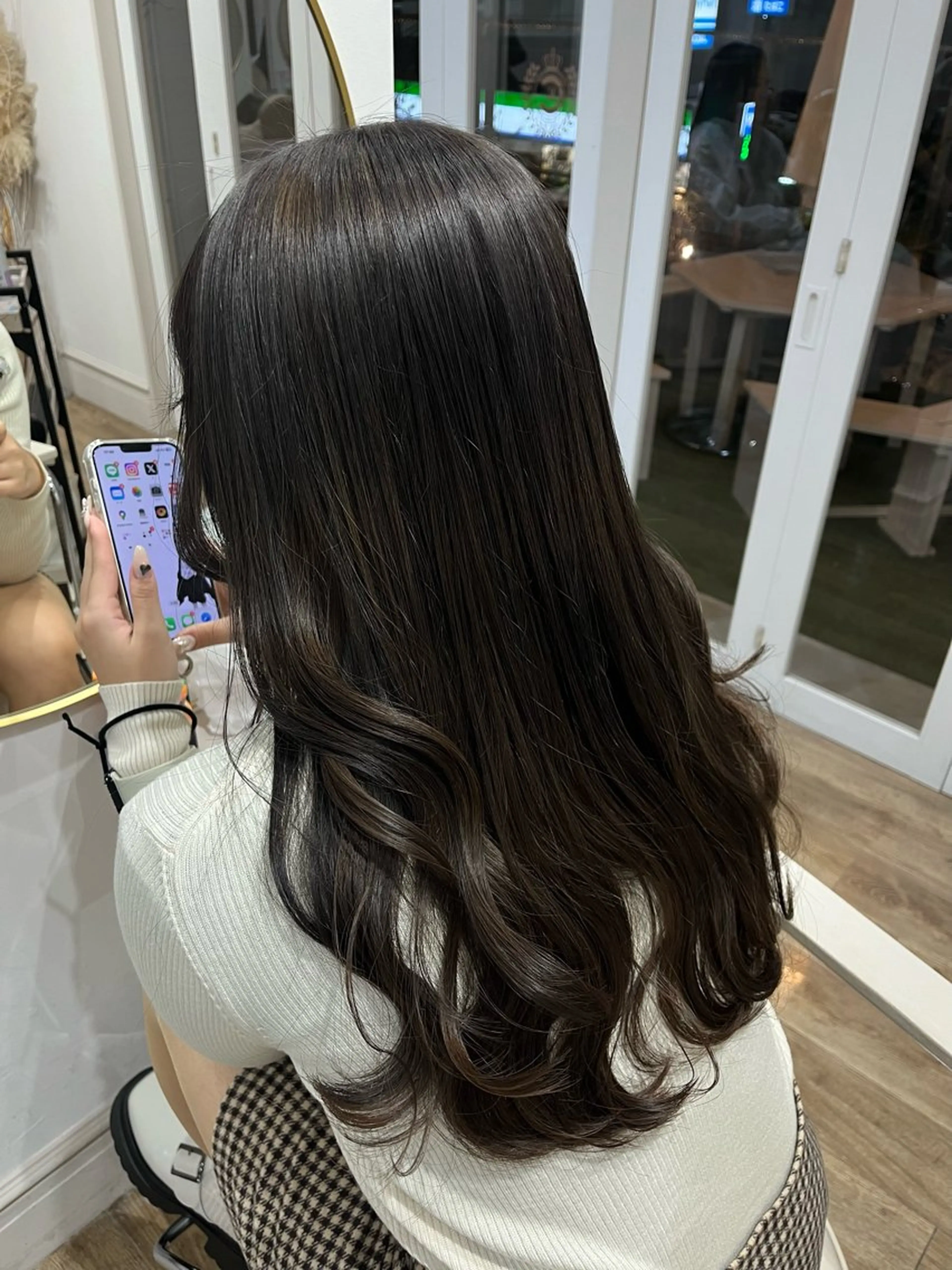 ロング カラー ベージュカラー ブリーチ ブラウンカラー ハイトーンカラー イルミナカラー ヘアカラー トリートメント Risa🐈‍⬛/ グレージュ/透明感のヘアスタイル