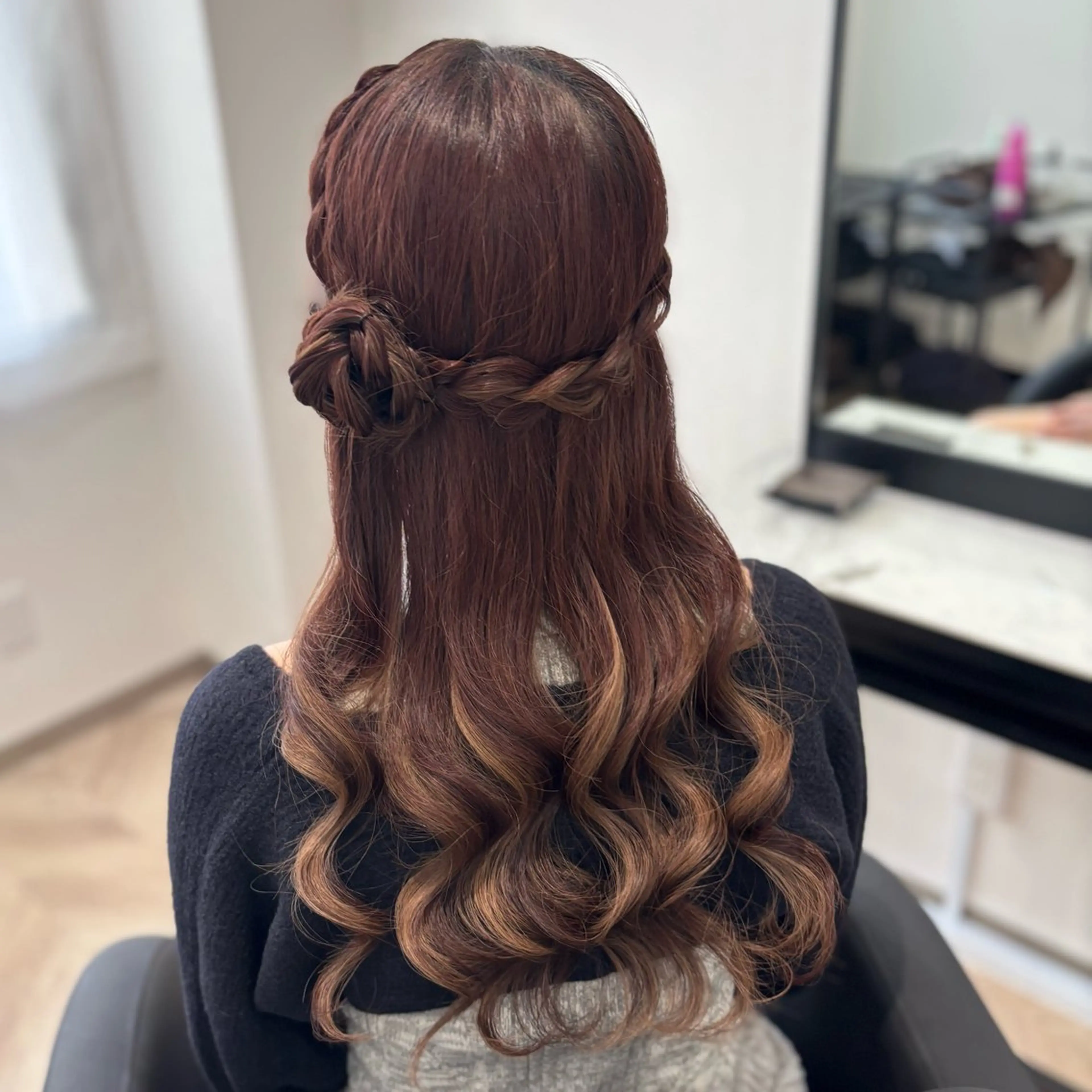 ロング ヘアアレンジ カット ヘアセット 𝒎𝒐𝒆🩰 名駅/ヘアメ/暖色♡のヘアスタイル