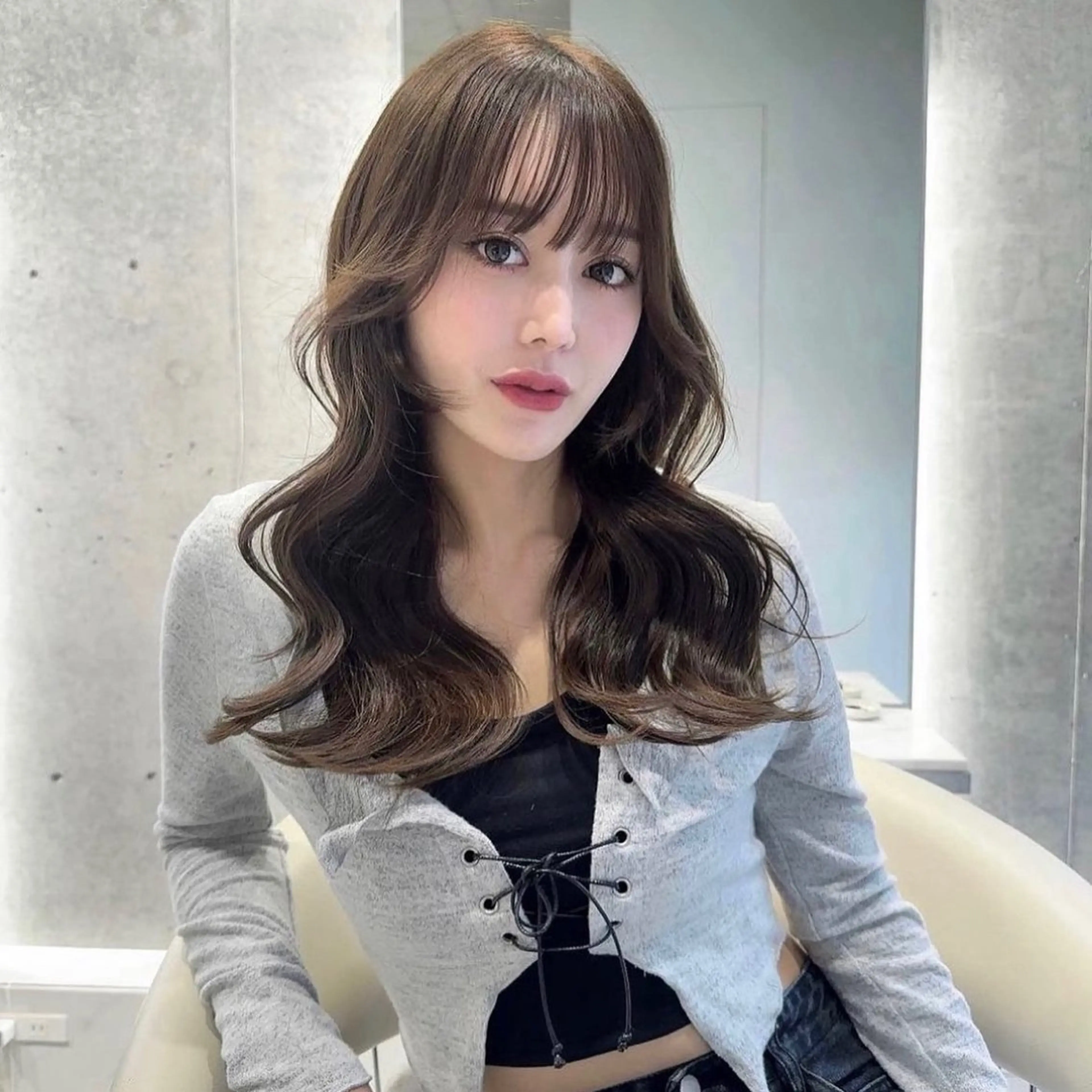 ロング ♡Yoshino♡ 艶グレージュカラーのヘアスタイル