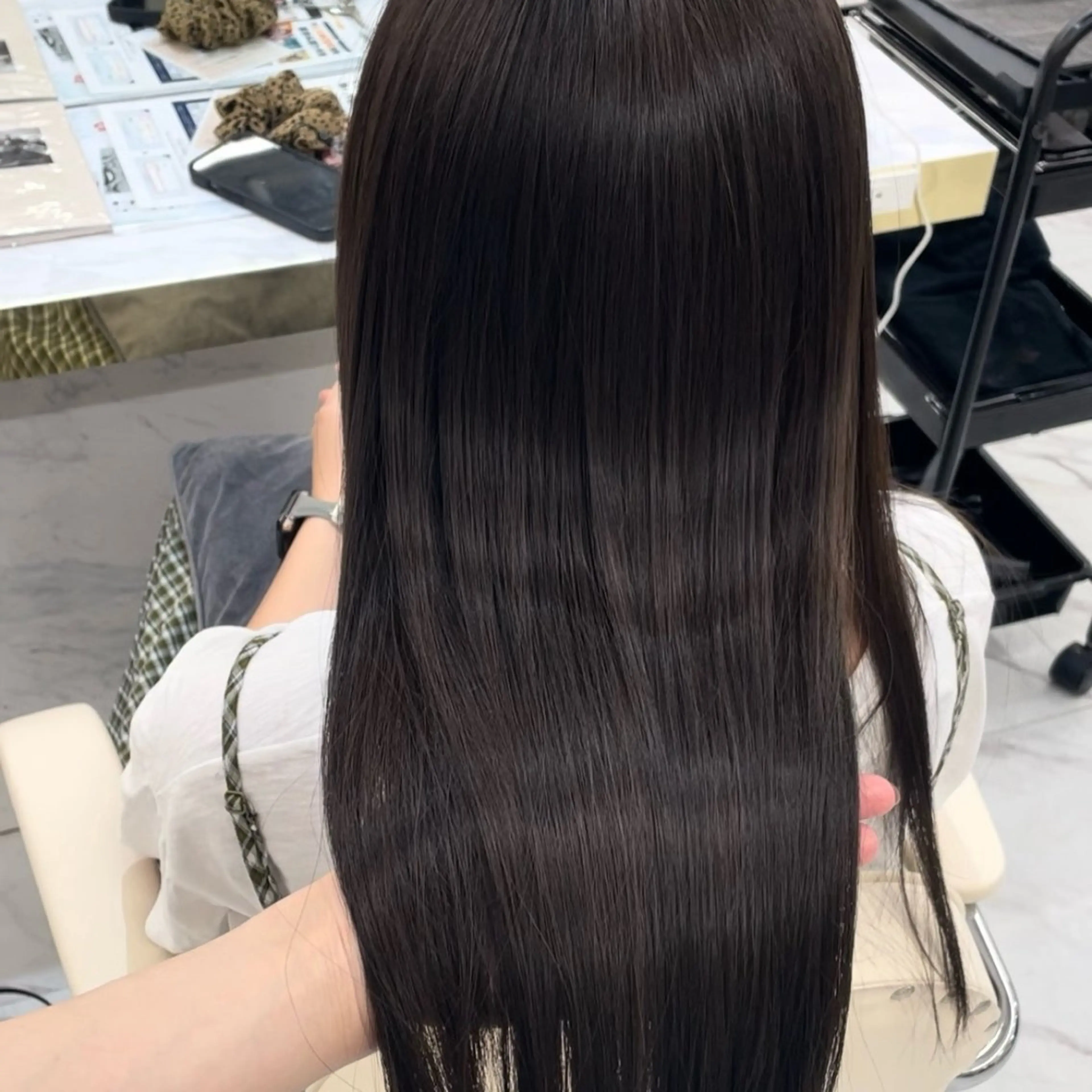 ロング カラー ヘアアレンジ アッシュ ベージュカラー ブリーチ ダブルカラー グレージュ カット ヘアカラー 縮毛矯正 トリートメント mao透明感カラー 似合わせヘアメイクのヘアスタイル