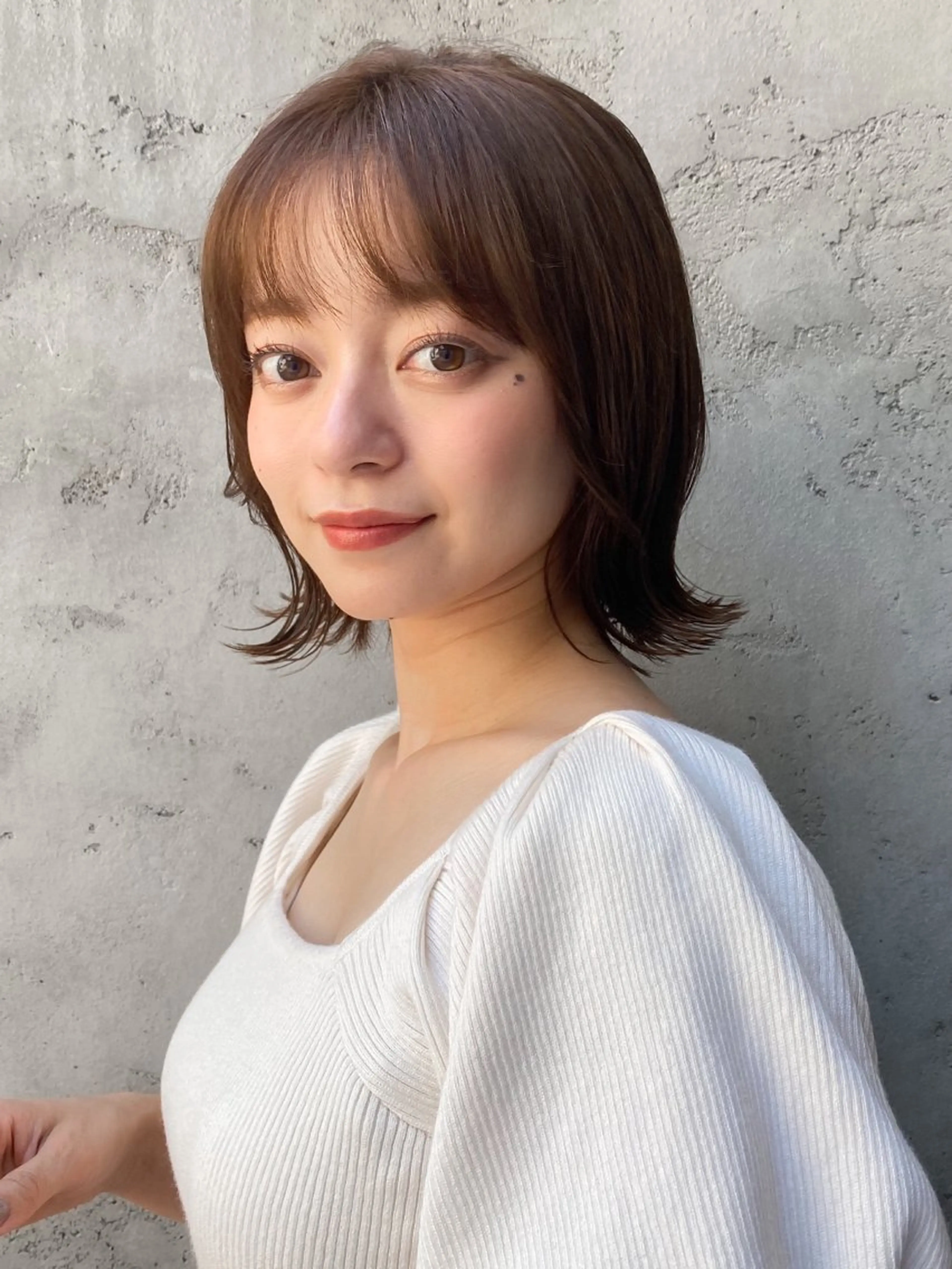 ミディアム カラー ボブ 外ハネヘア カット トリートメント 佐藤 侑哉のヘアスタイル
