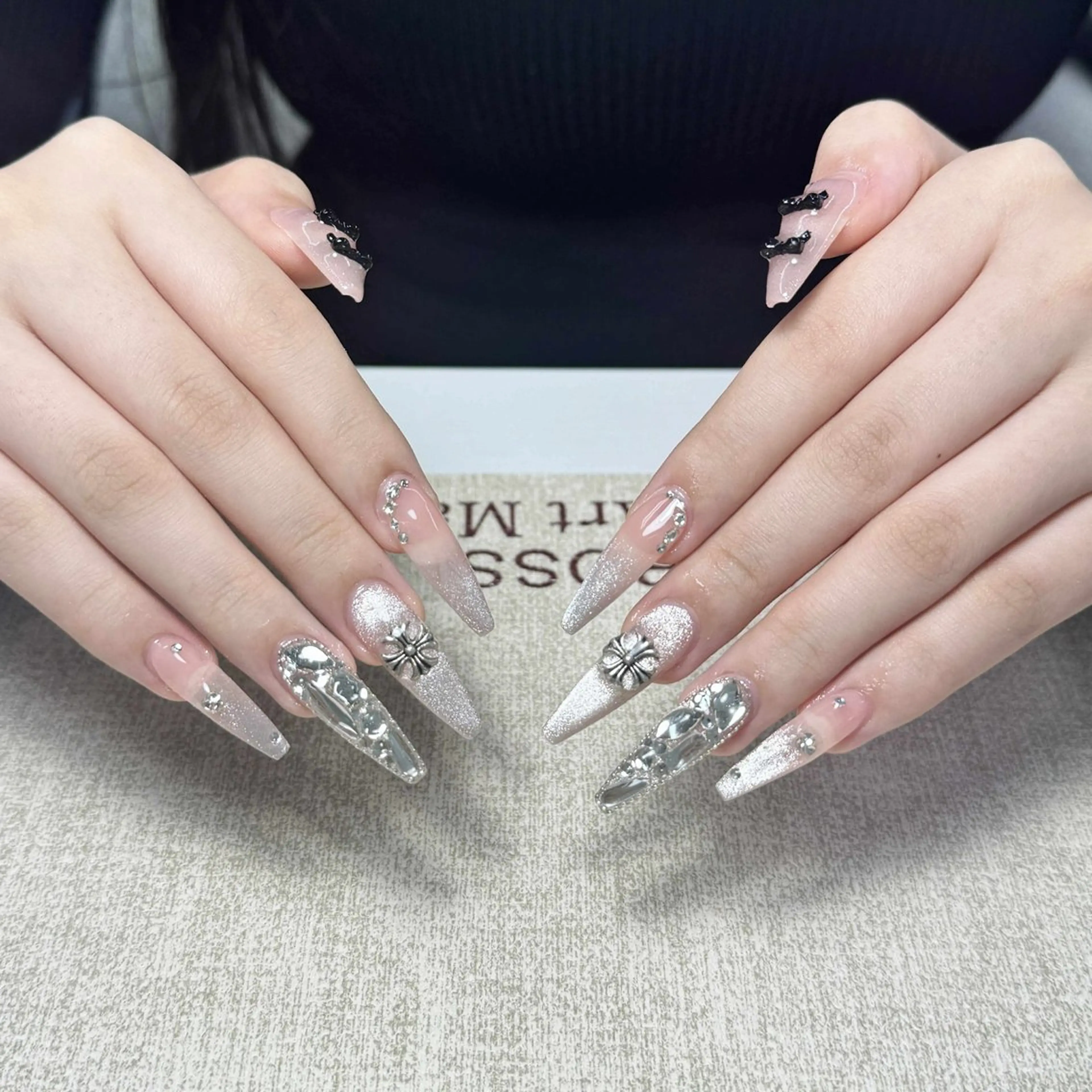 ネイル アートネイル オーロラネイル ブラウン ジェルネイル グラデーション ハンドネイル Nova Nail Shinsaiのネイルデザイン