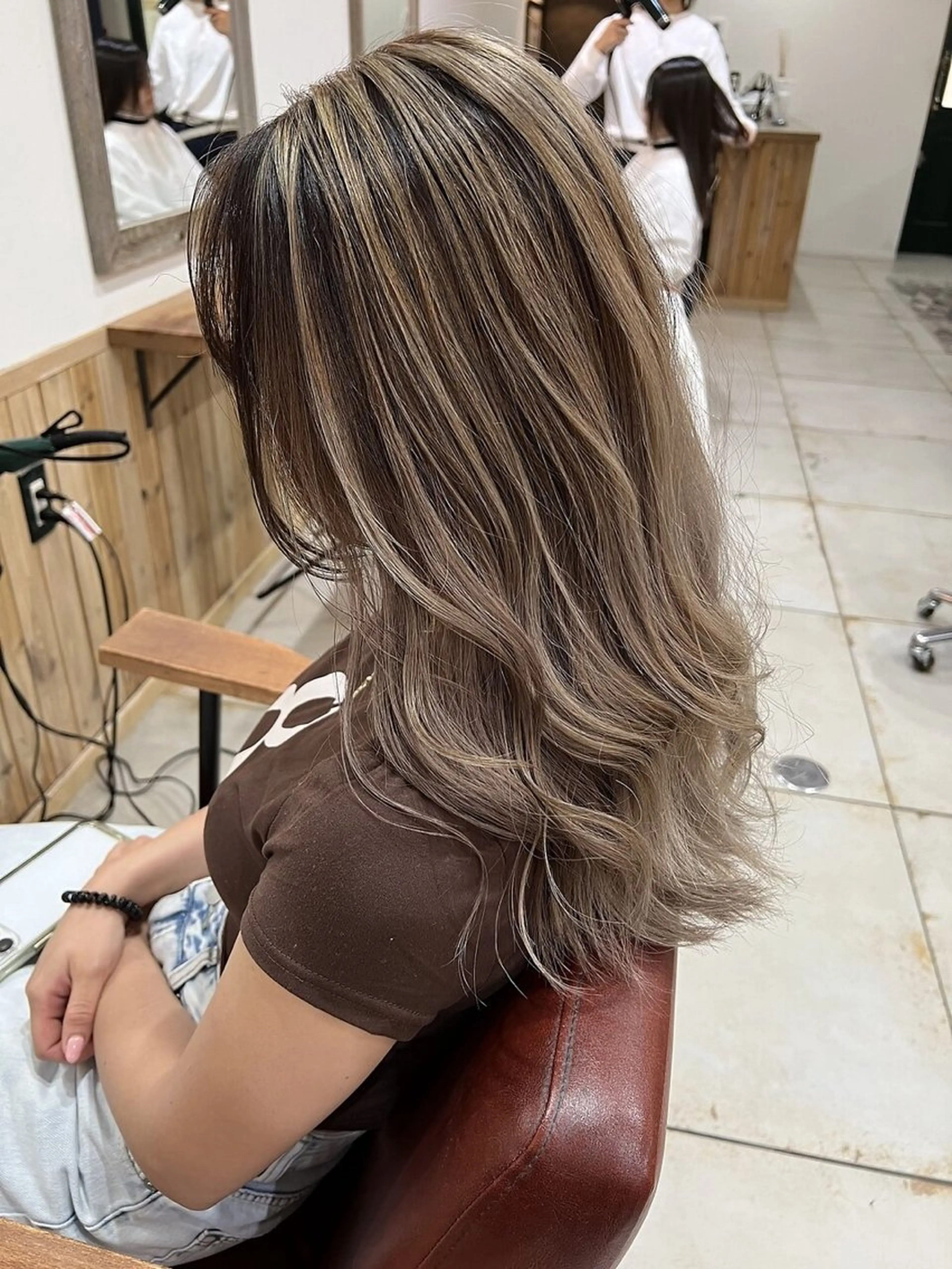 ロング カラー hair design NORM所属・吉田裕太/ハイライト ダブルカラーのヘアスタイル