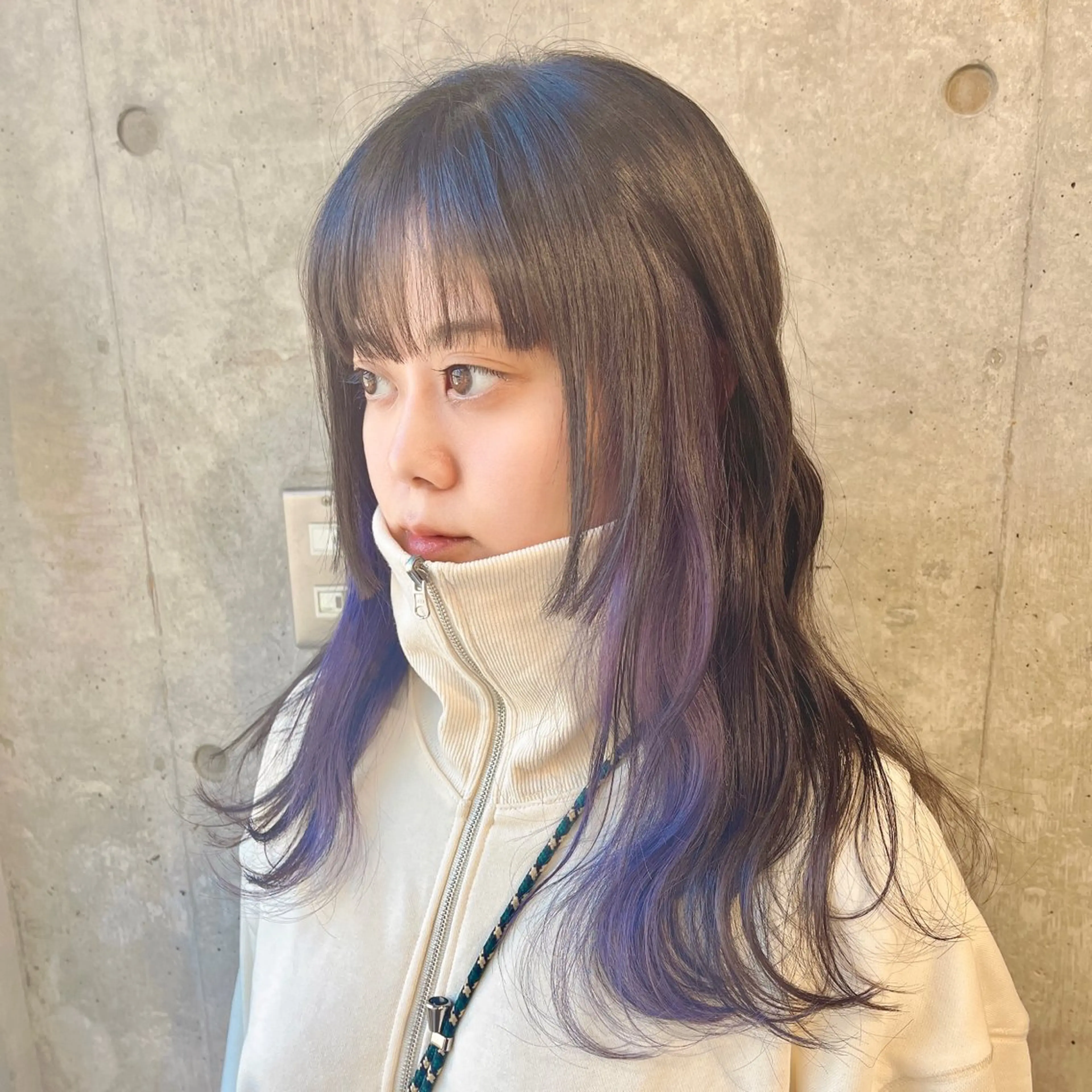 ロング カラー ブリーチ ケアブリーチ ダブルカラー イヤリングカラー ハイトーンカラー ヘアカラー 藤澤 夏実/インナーカラーのヘアスタイル