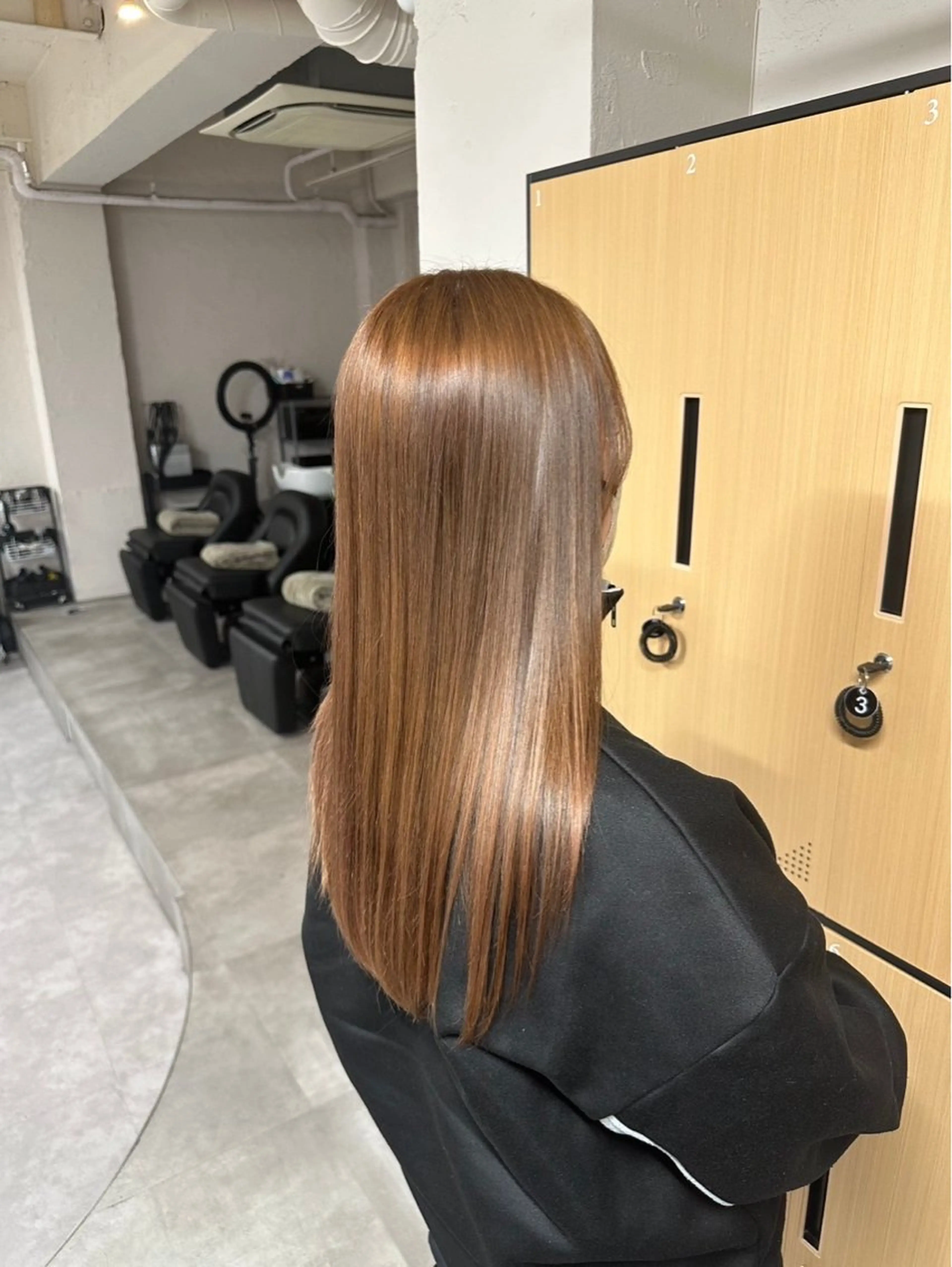 ロング ヘアカラー tokute 中野真咲🐺のヘアスタイル