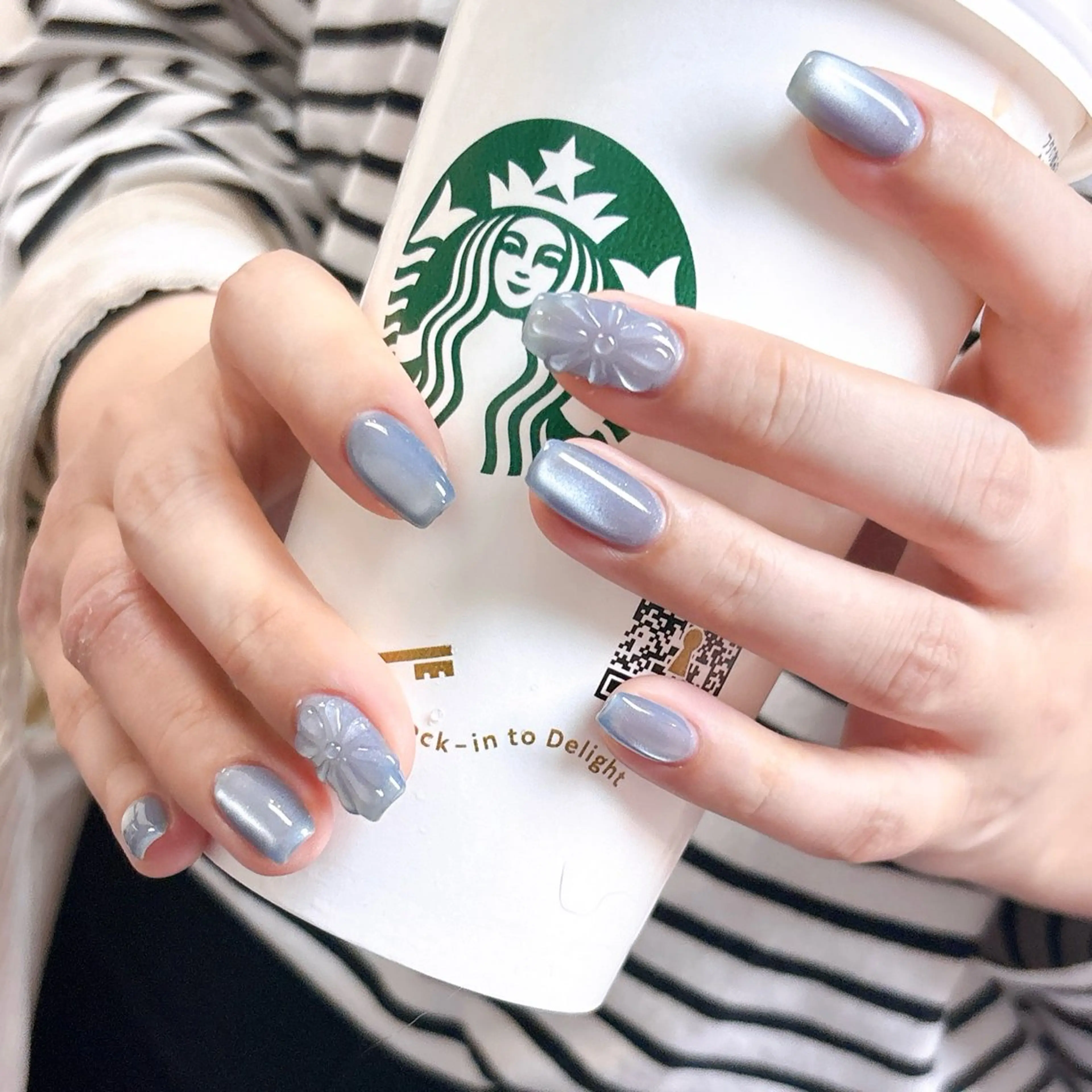 ネイル アートネイル ブルー マグネットネイル マグネットワンカラー ワンカラーネイル ハンドネイル Colar Nail 美容サロン archange内所属・Colar Nailのネイルデザイン