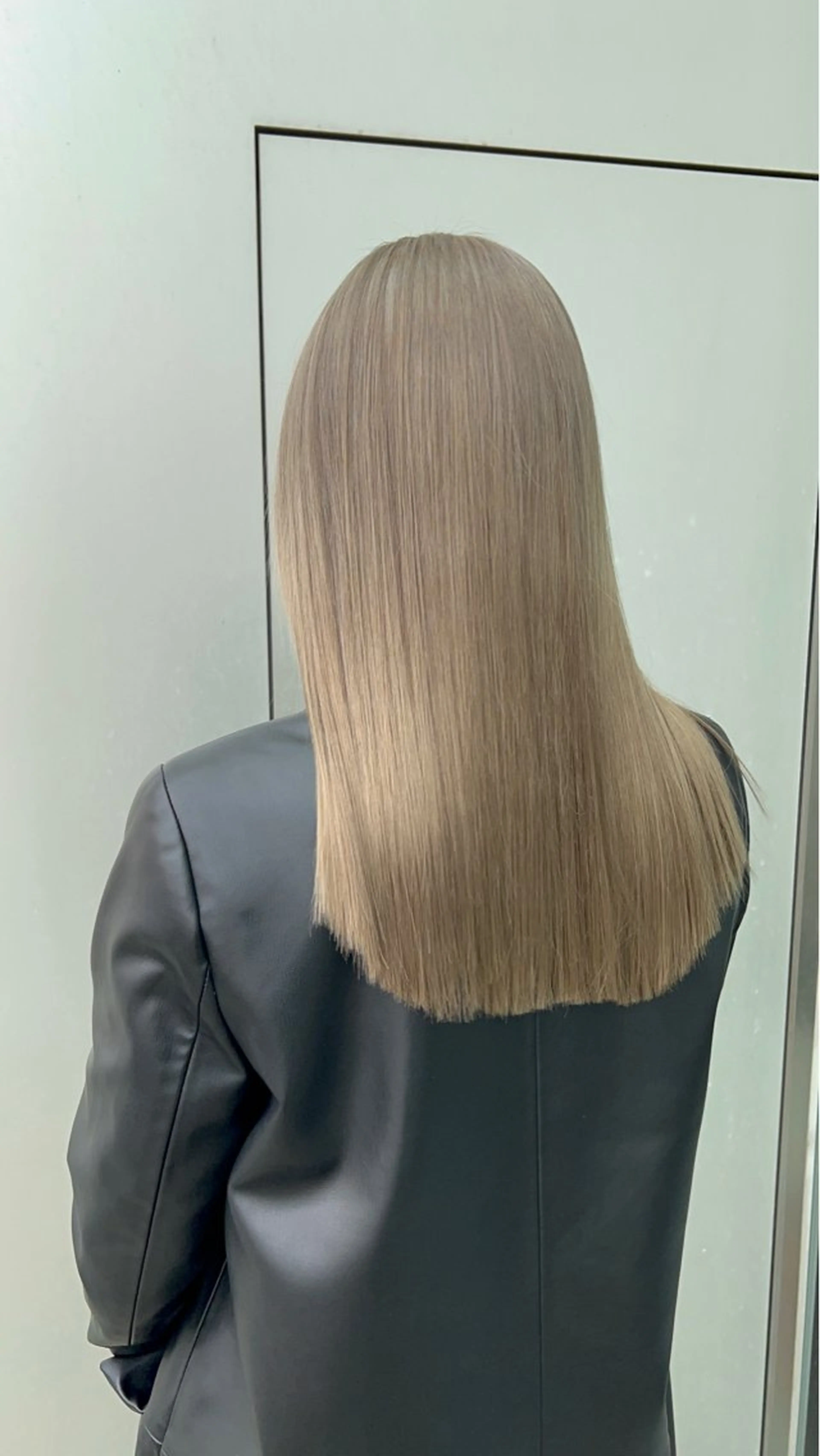 ロング カラー ベージュカラー オリーブベージュ カット ヘアカラー トリートメント 透明感/艶カラー 🌿KANTAのヘアスタイル