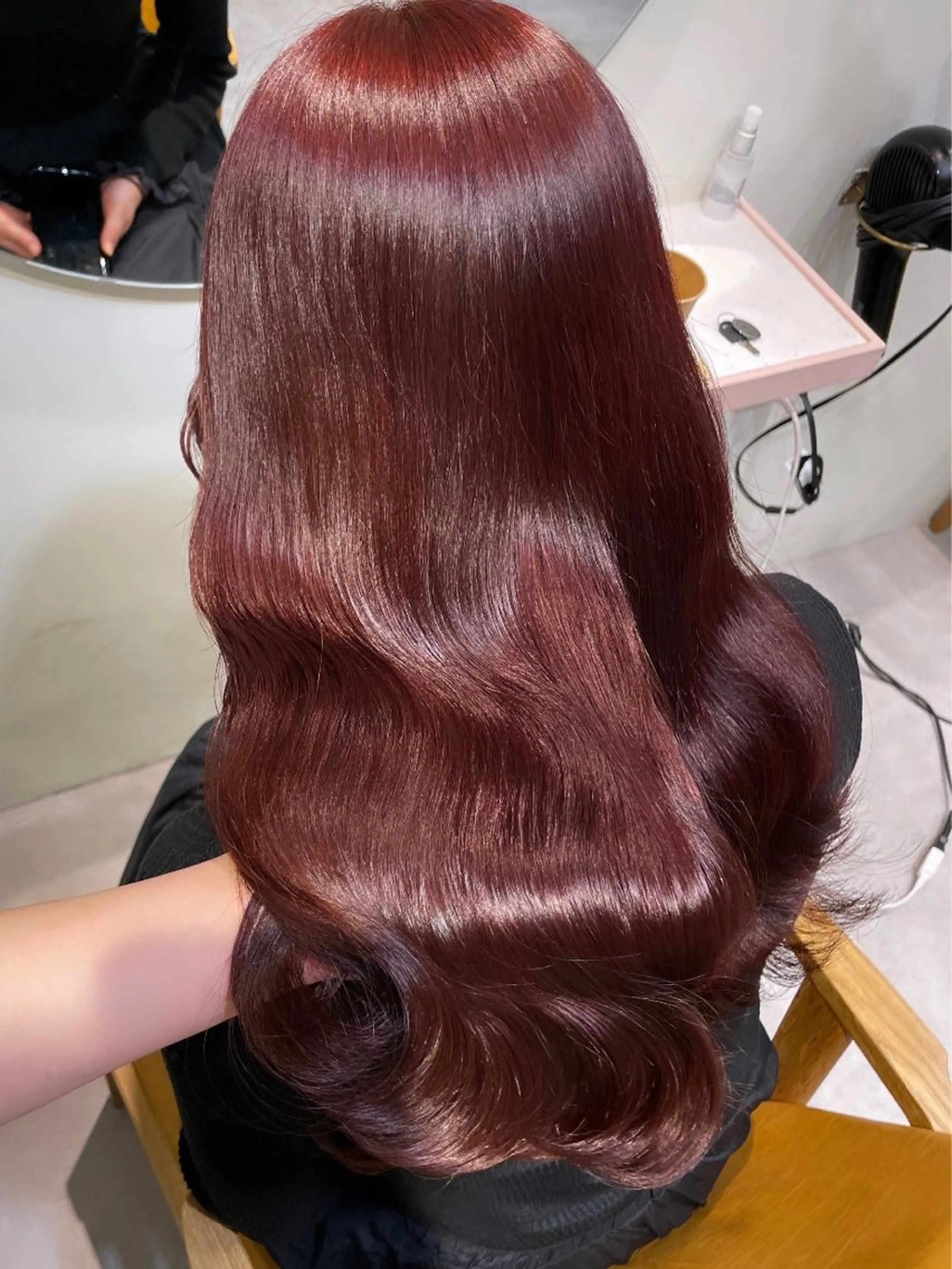 ロング カラー ブリーチ ブリーチなしカラー レッドカラー ヘアカラー トリートメント 若月 あやかのヘアスタイル