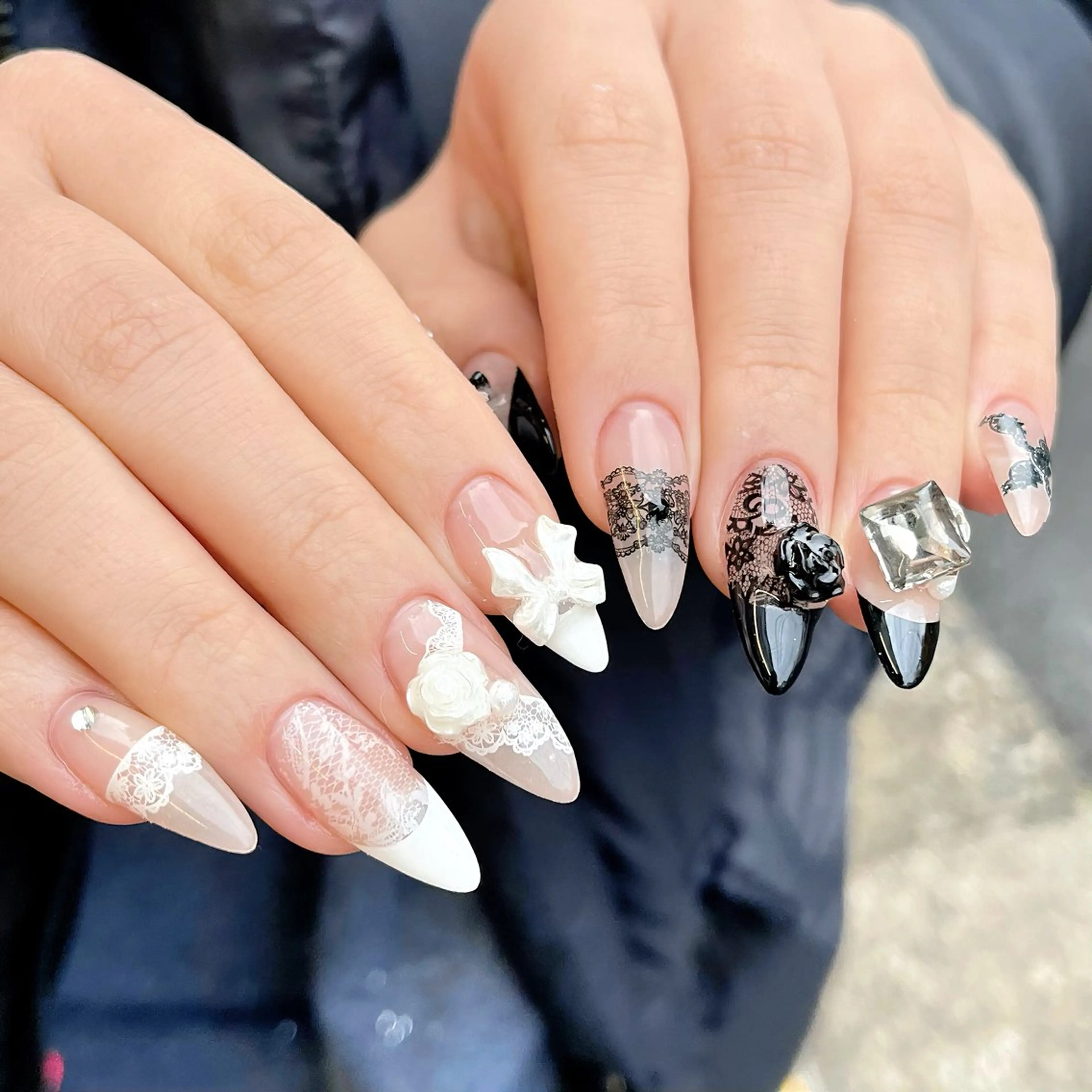 ネイル 長さ出し フレンチネイル レース 水色 マグネットネイル ハンドネイル 🫧OPELIA NAIL渋谷🫧のネイルデザイン