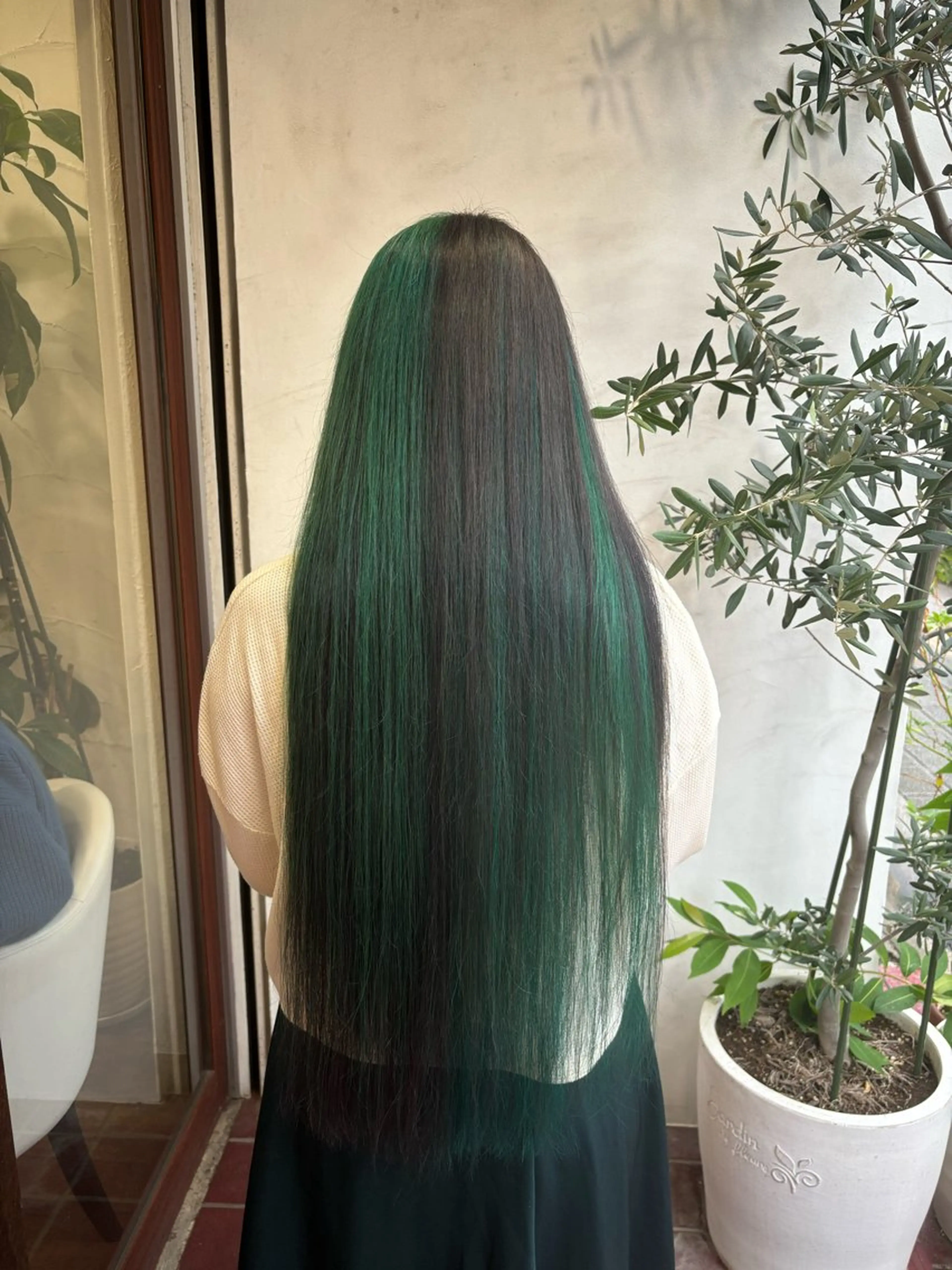 ロング ブリーチ予約率90% 以上✨森山陽向のヘアスタイル