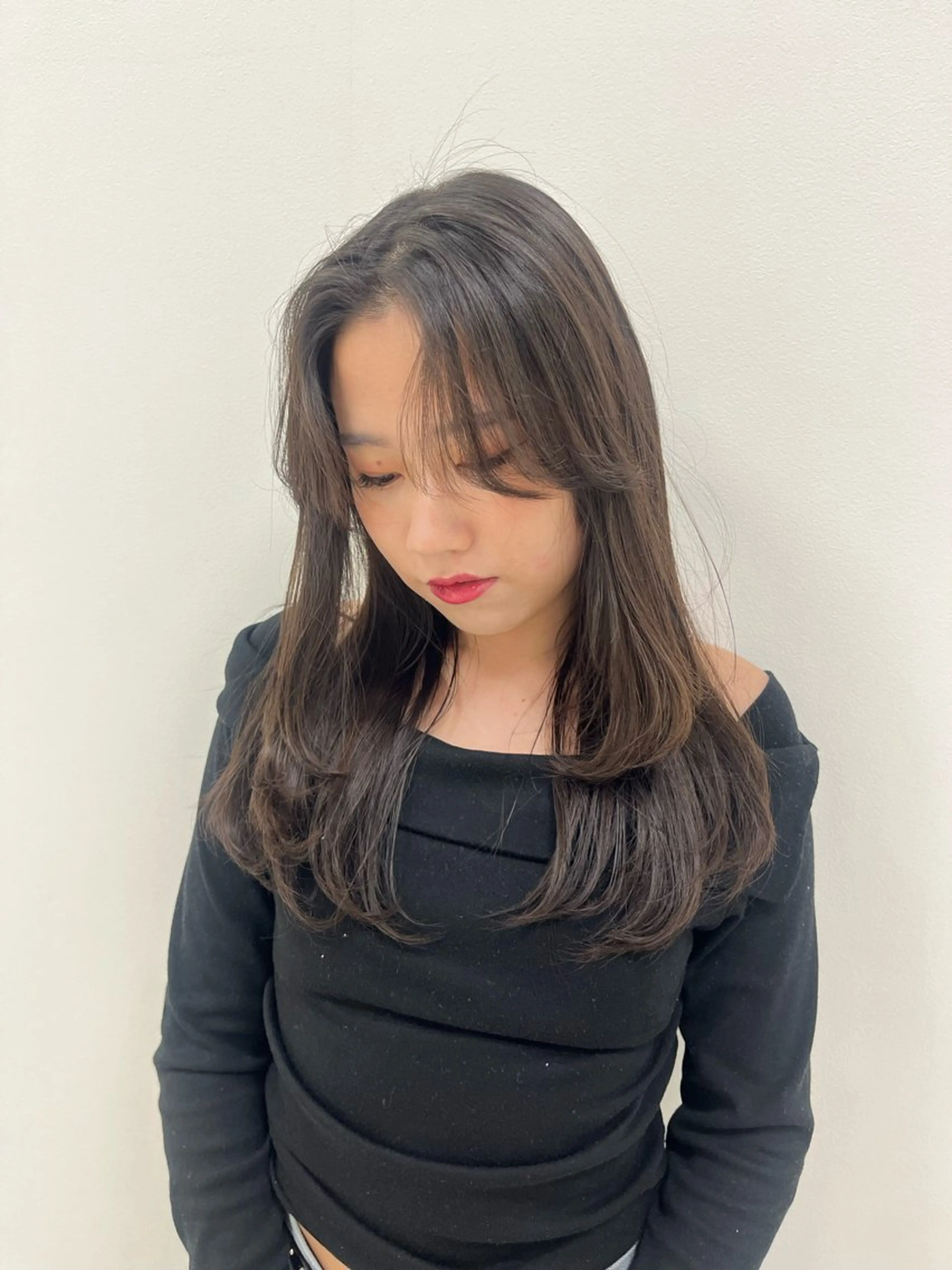 セミロング 顔周りカット ヘアカラー SALT WATER所属・🫐 𝐌𝐚𝐨 🫐ボブモデル募集のヘアスタイル