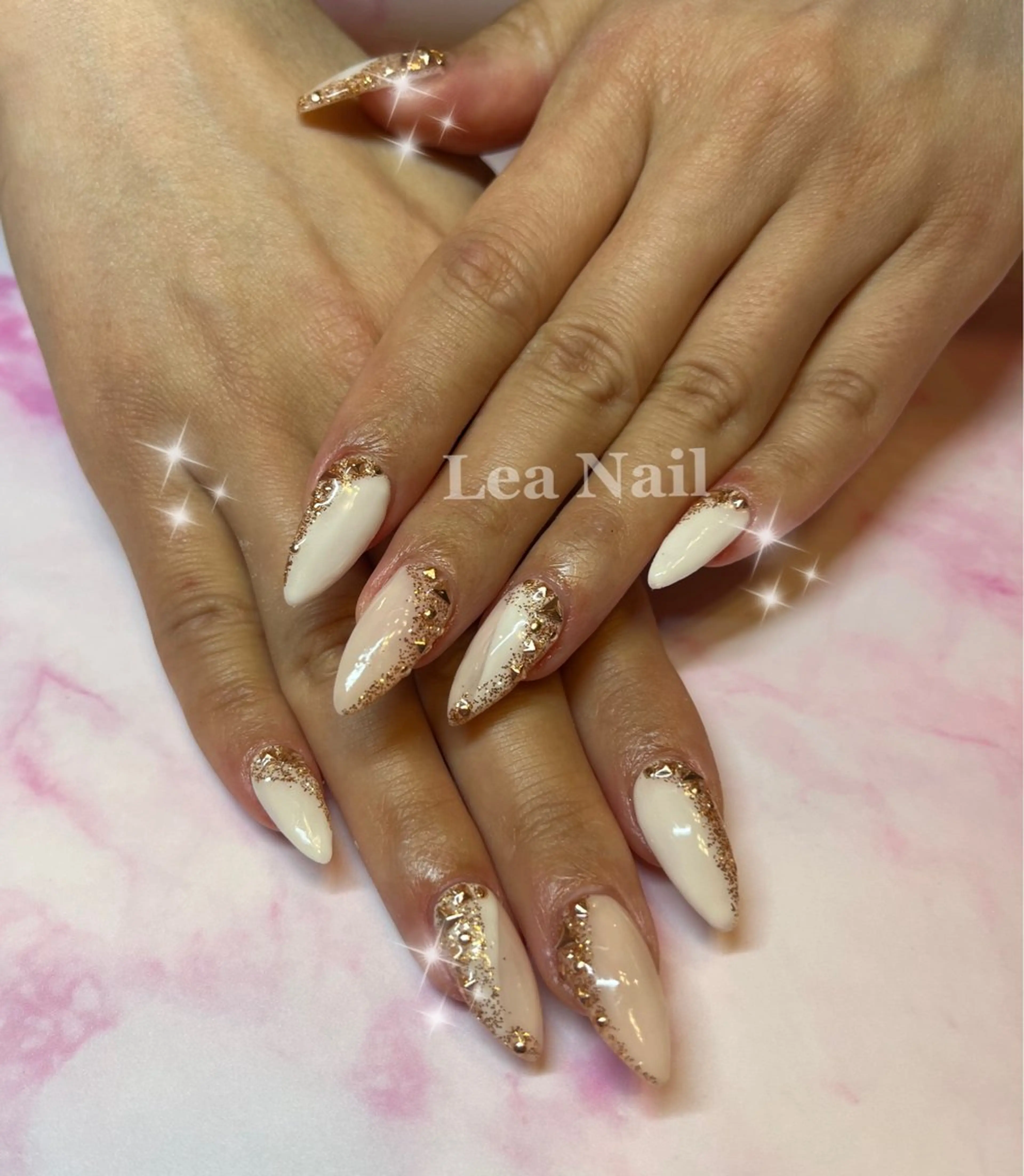 ネイル ゴールド 持ち込み ピンク ハンドネイル Lea Nailのネイルデザイン