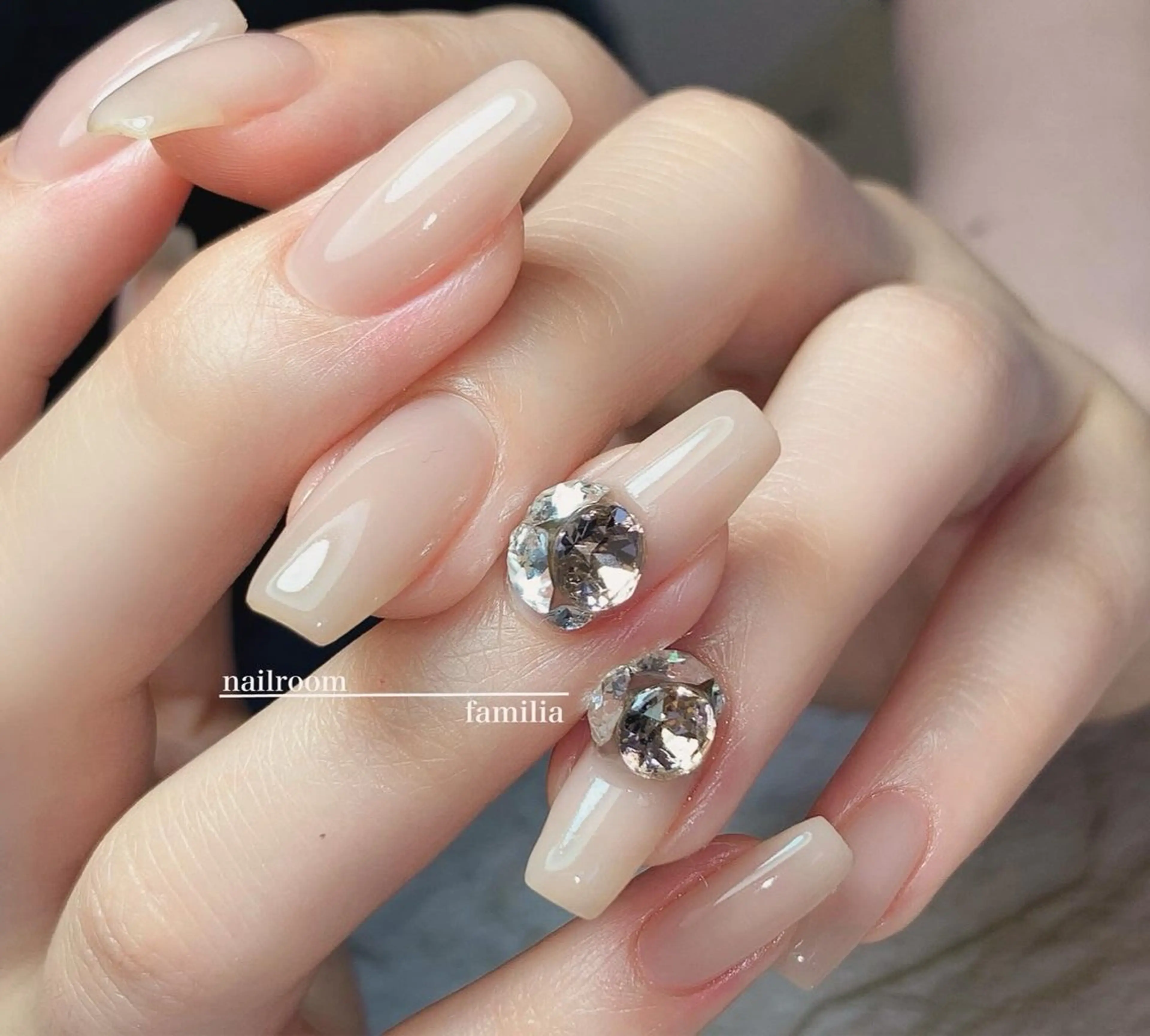 ネイル ハンドネイル -nailroom- familiaのネイルデザイン