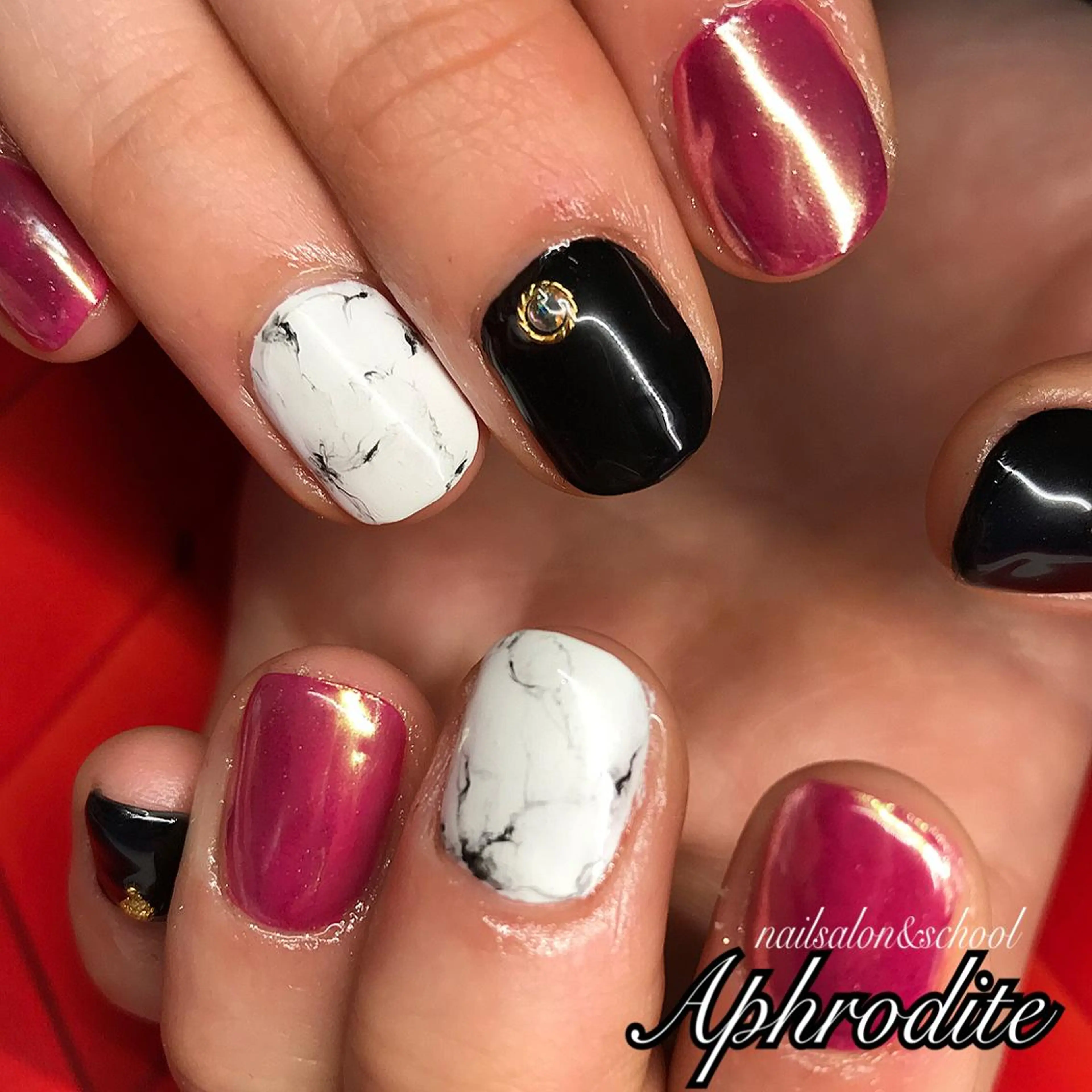 ネイル 大理石ネイル(マーブル) ミラーネイル ピンク APHRODITE Nagisaのネイルデザイン