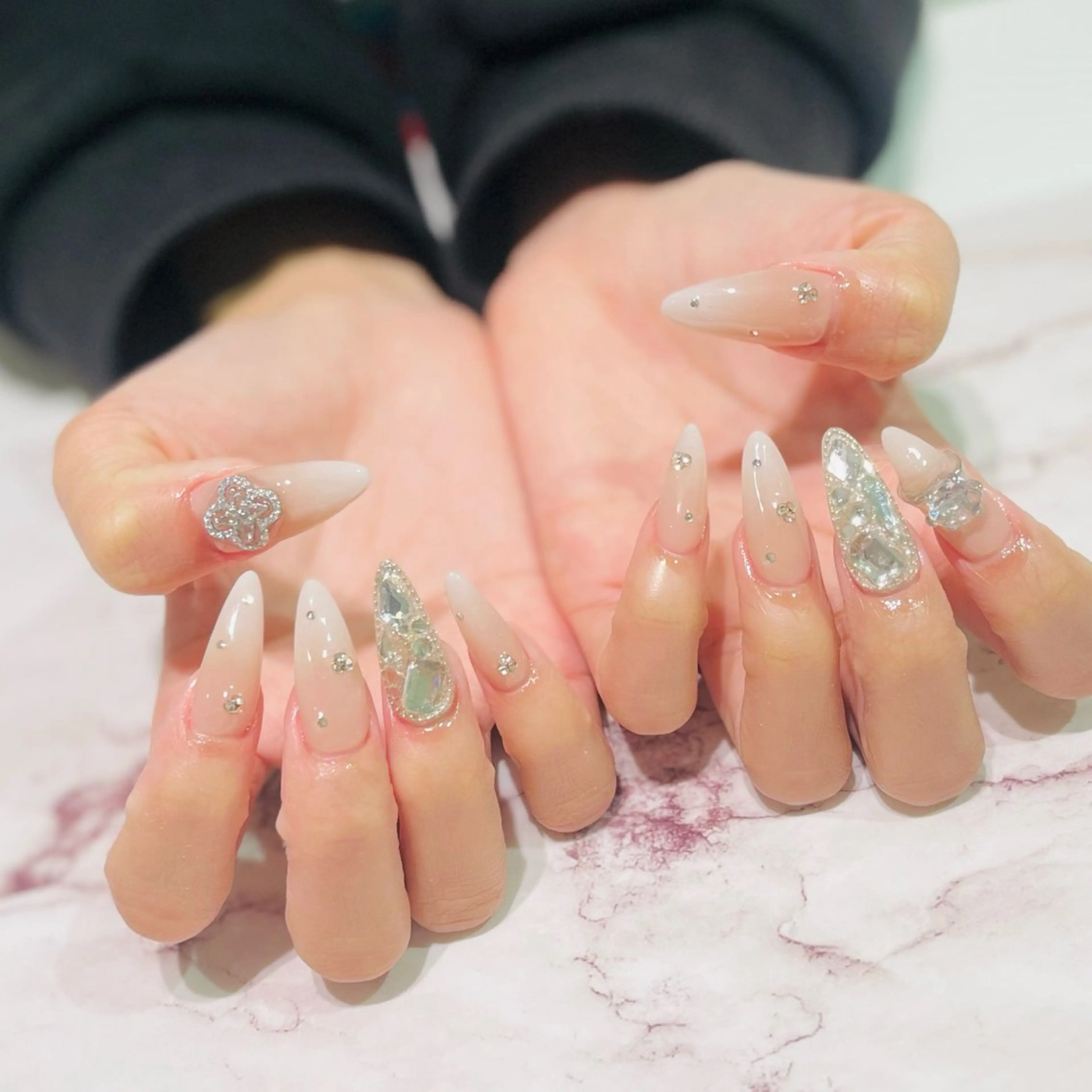ネイル ハンドネイル Hair removal & Beauty salon Produce by Lucia所属・nail salon Luciaのネイルデザイン
