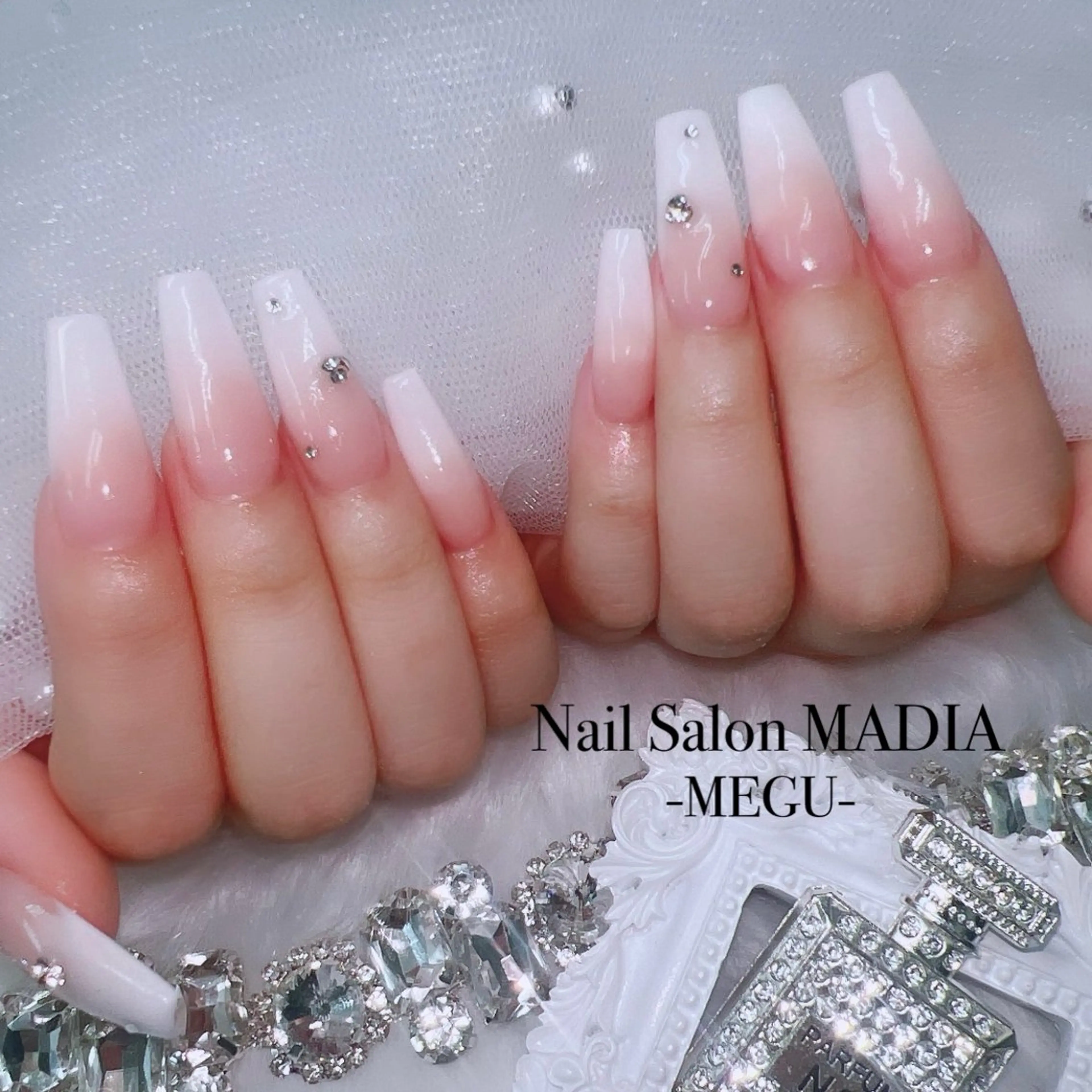 ネイル MADIA藤沢所属・MADIA MEGUのネイルデザイン