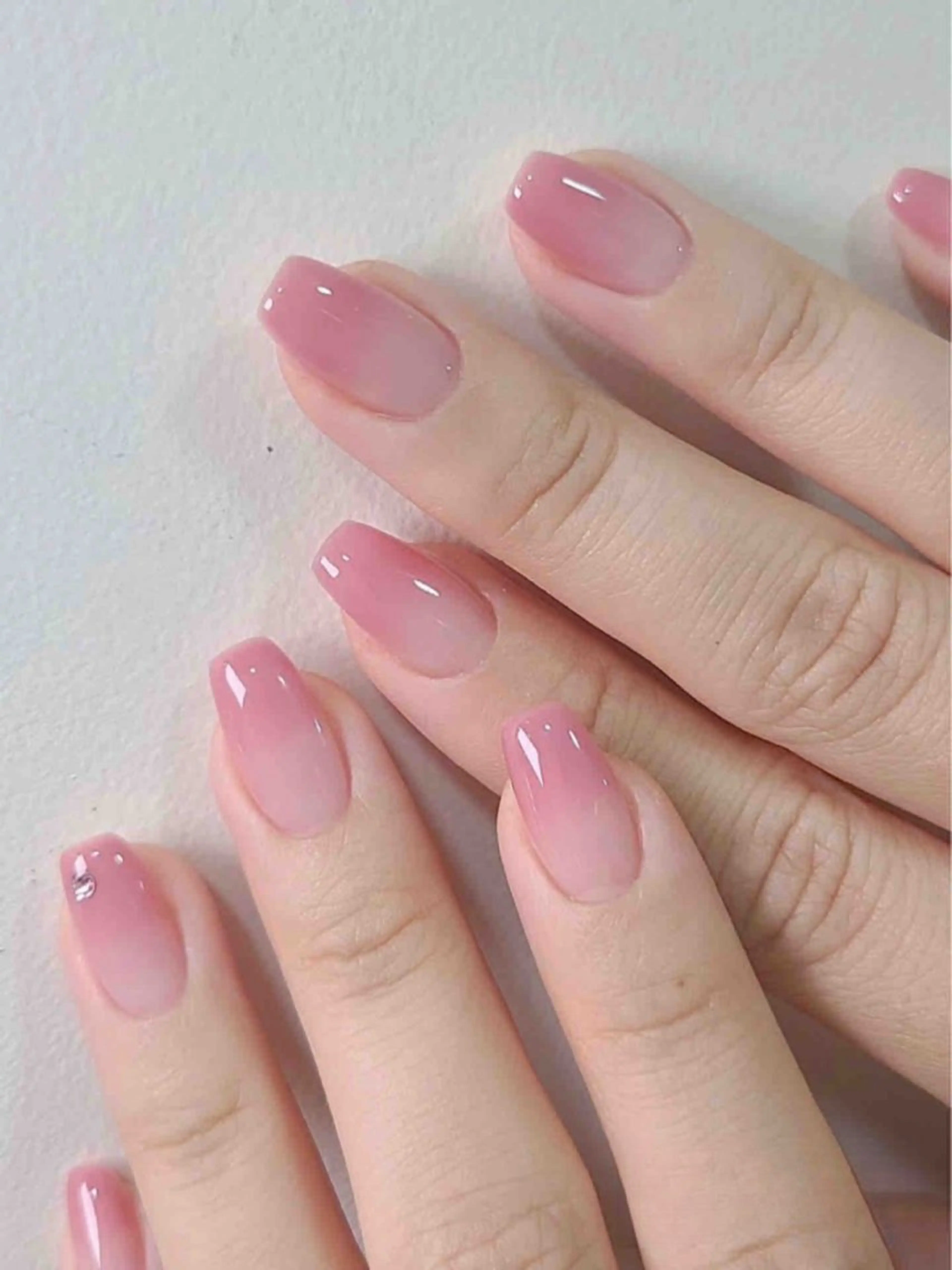 ネイル グラデーション emmi      salon所属・Emmi salonのネイルデザイン
