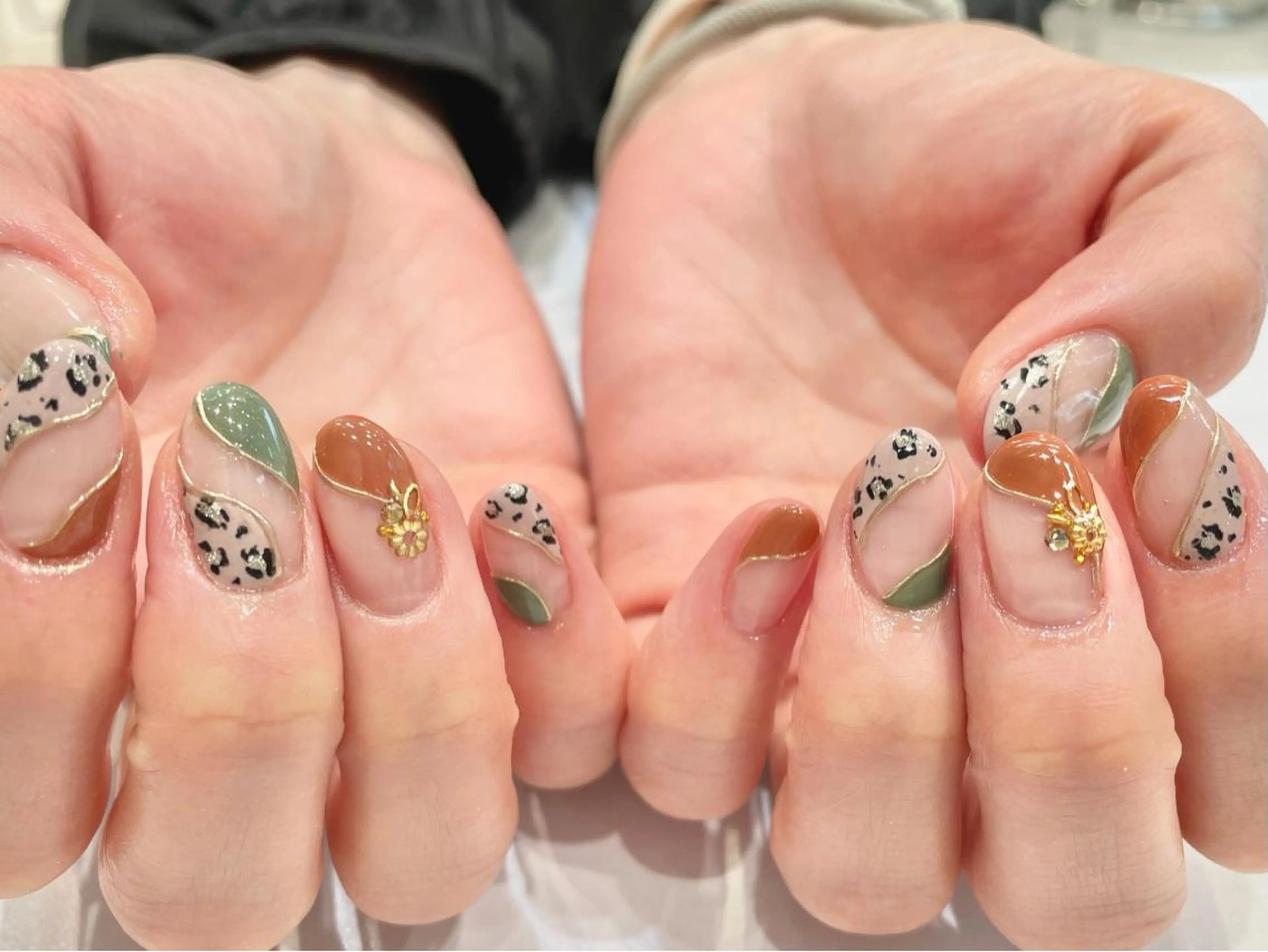 ネイル ハンドネイル Ash関内ネイリスト 荒木晴香のネイルデザイン
