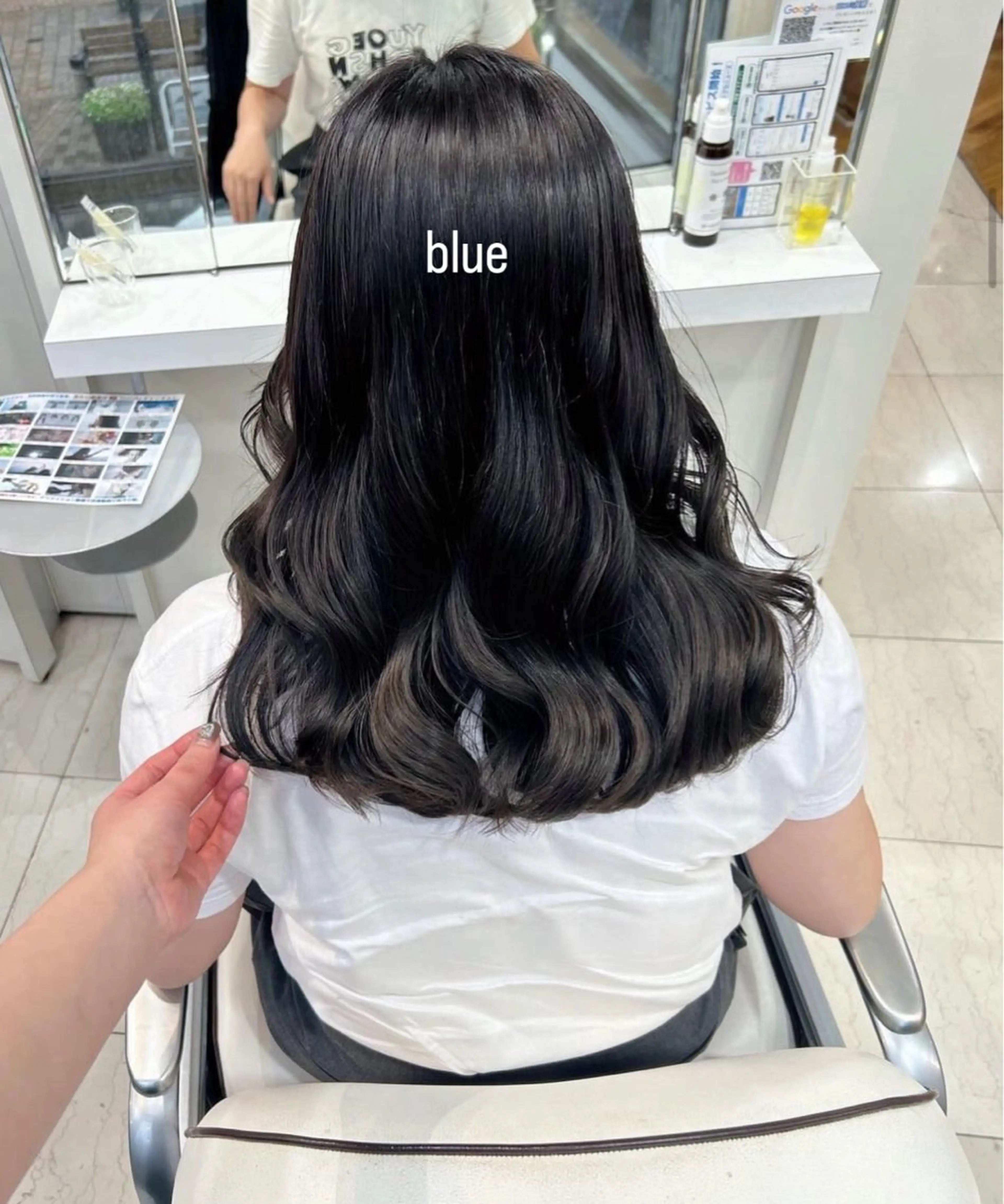 セミロング カラー 透明感カラー ヘアカラー ありむらもえ/ インナーカラーのヘアスタイル