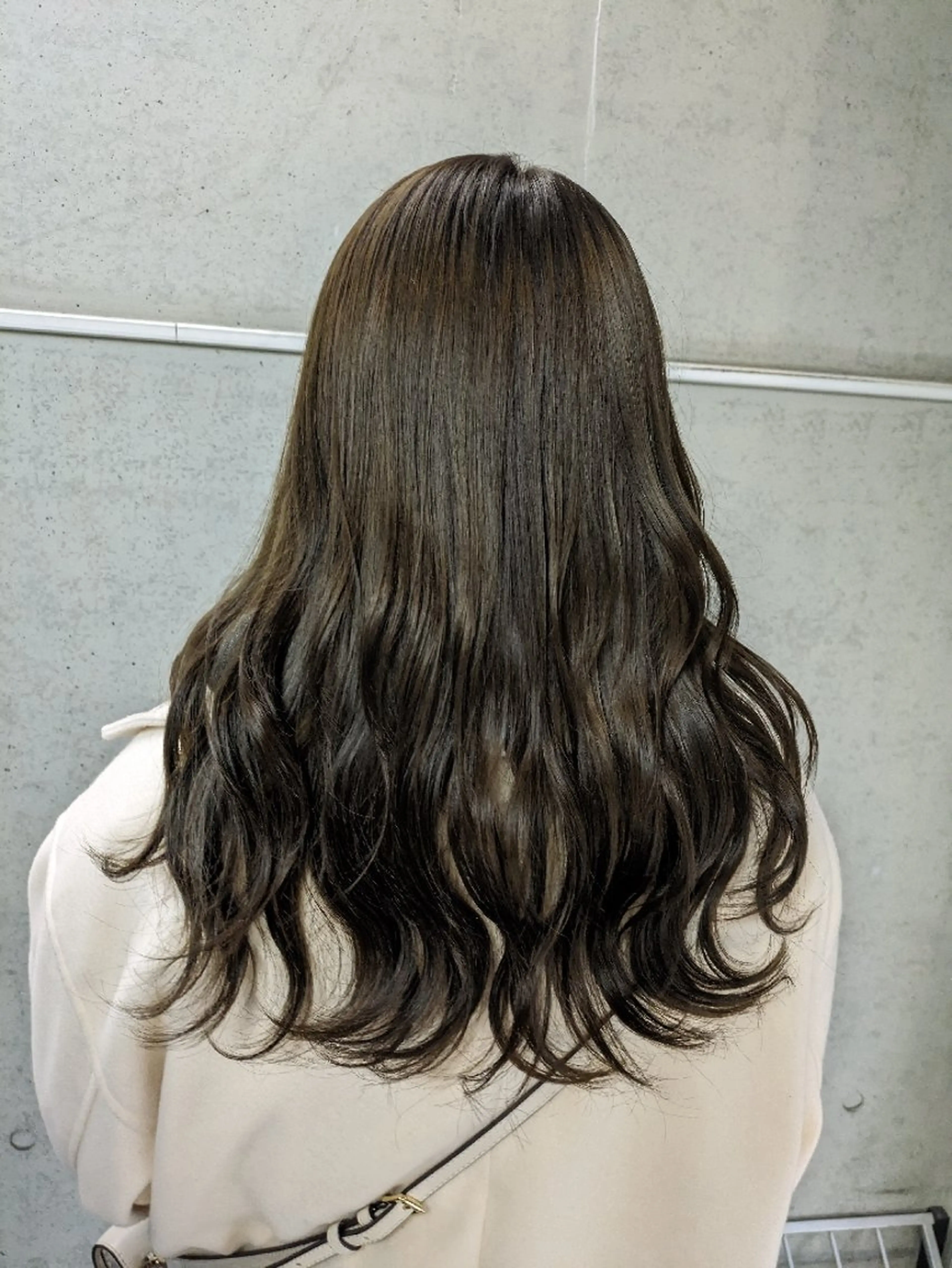 ロング カラー ベージュカラー ハイトーンカラー オリーブベージュ 韓国風ヘア 韓国ヘア🇰🇷  メンズカット 猿川のヘアスタイル