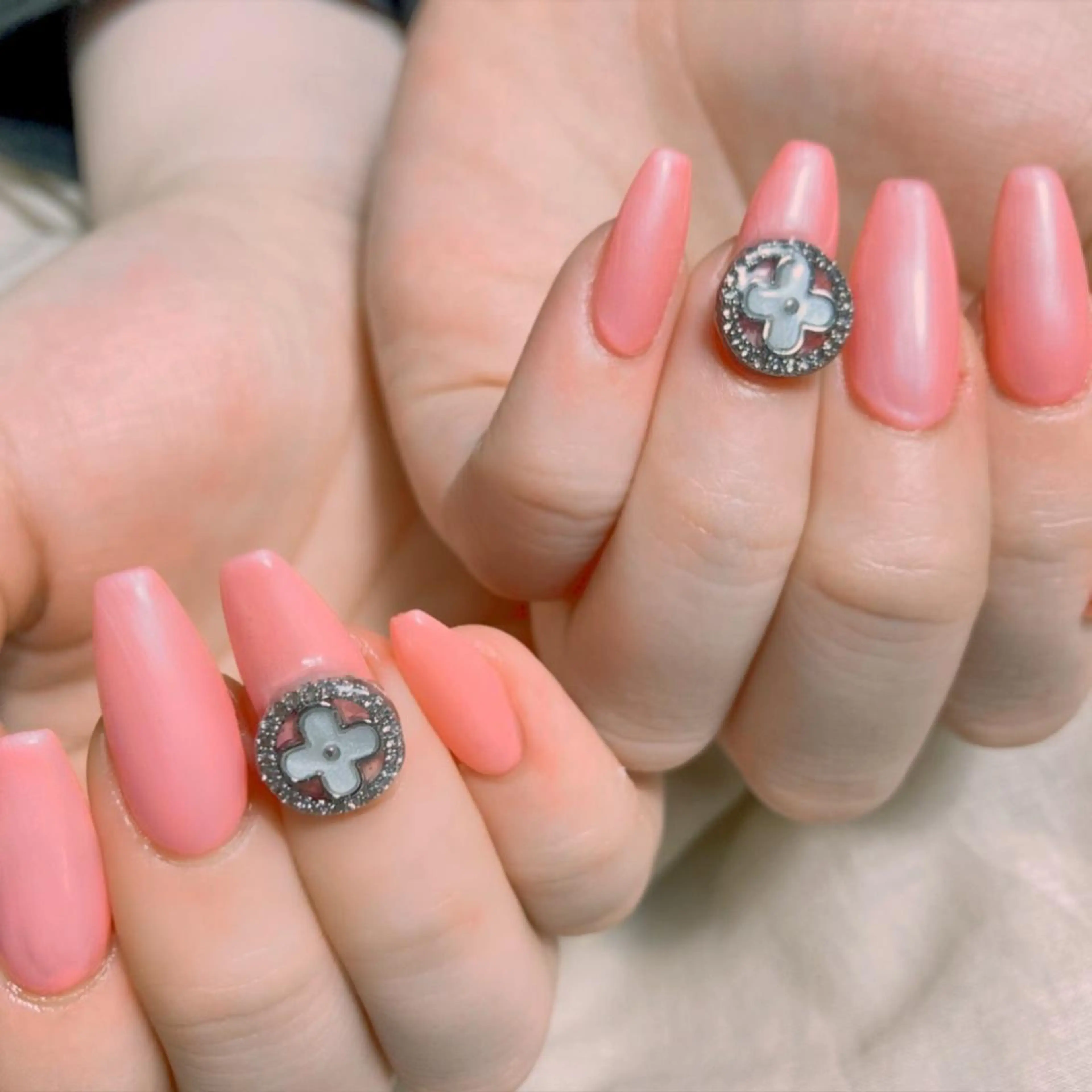 ネイル Yakko pas á pasのネイルデザイン