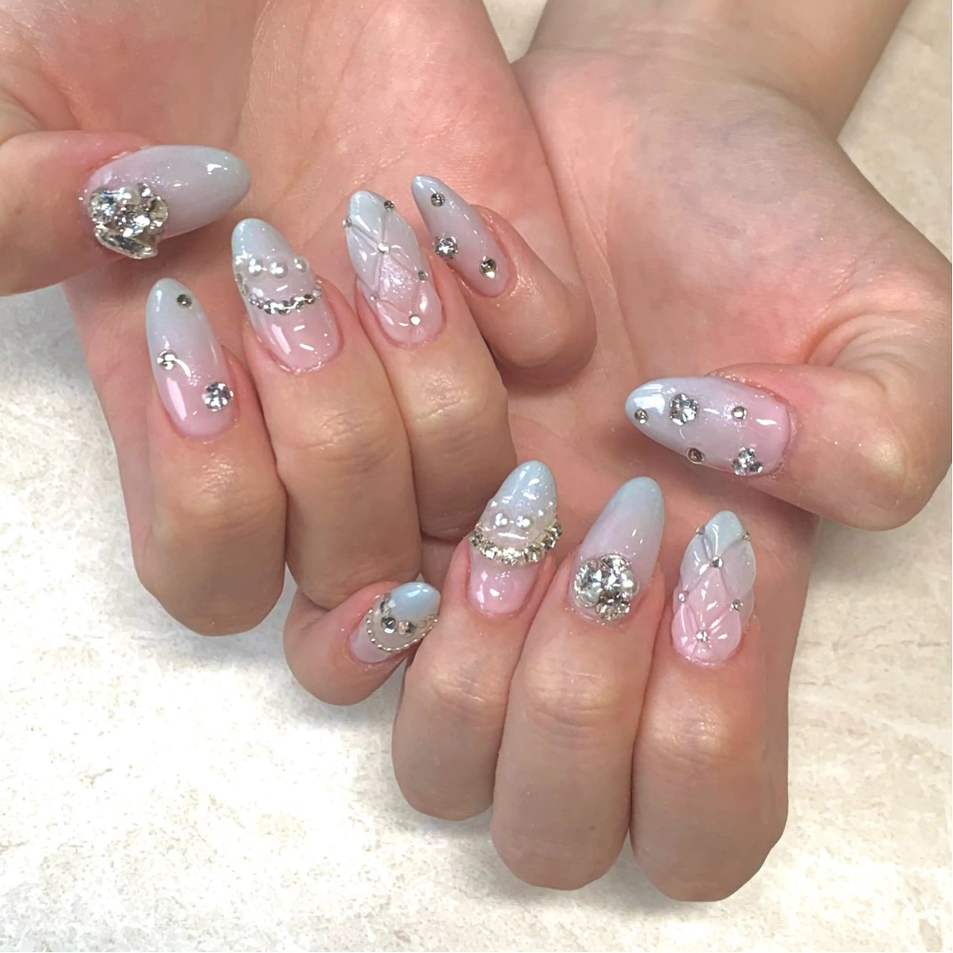 ネイル グラデーション キラキラネイル ワンホンネイル ハンドネイル Nail Salon Lillion【リリオン】所属・lillion karenのネイルデザイン
