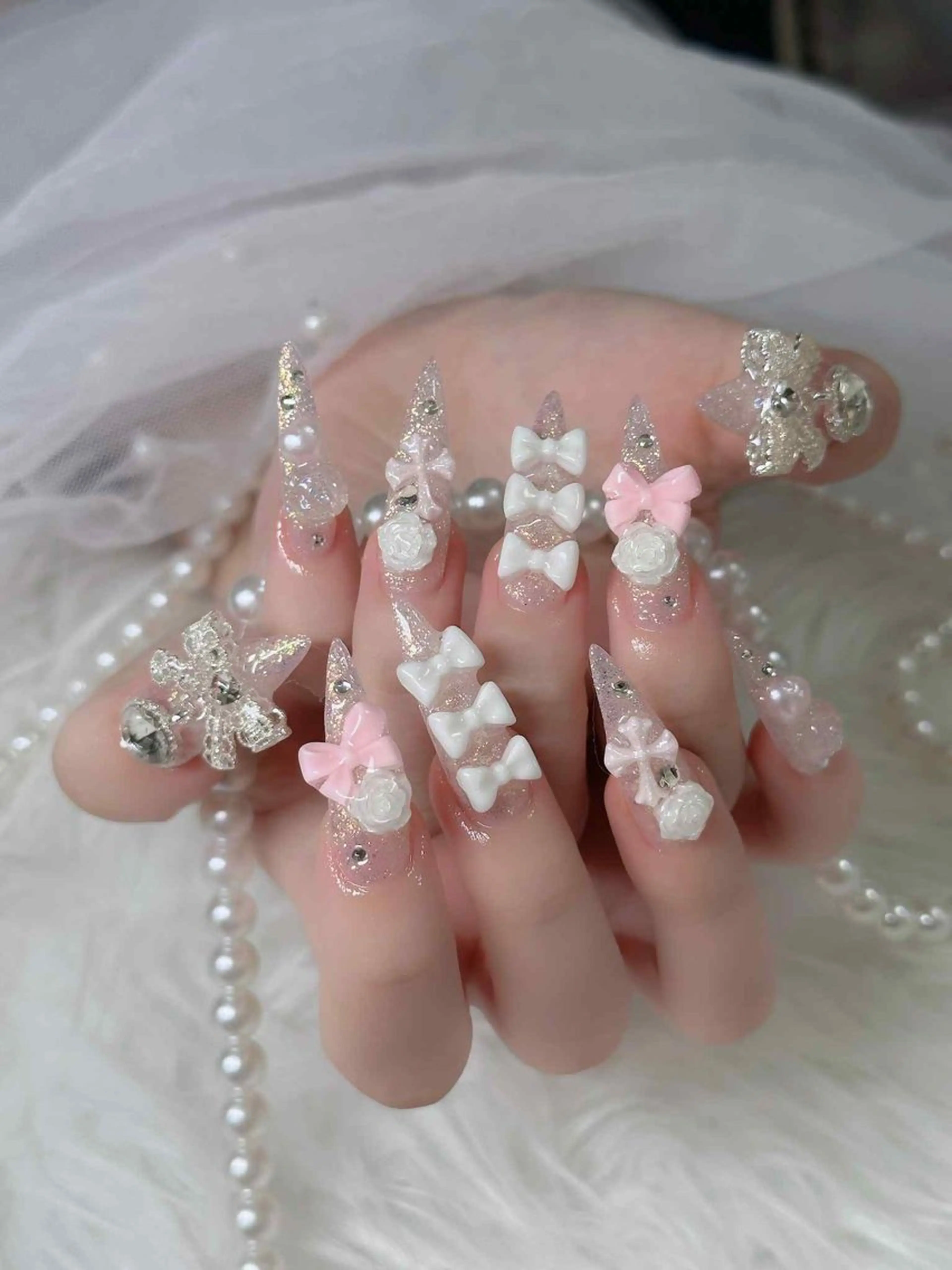 ネイル フレンチネイル ジェルネイル ガラスフレンチ ハロウィン ハート ハンドネイル H.baby Nail Salonのネイルデザイン