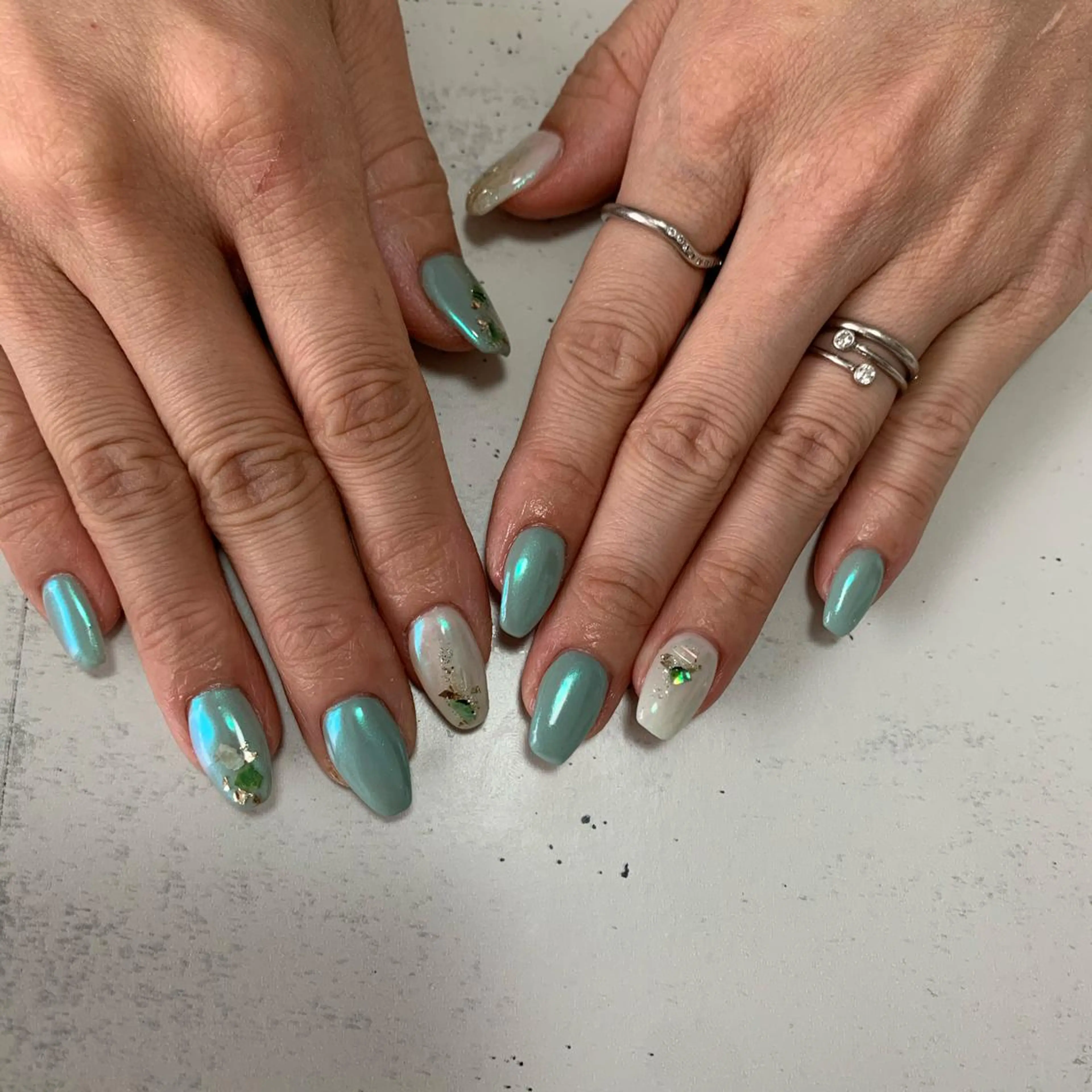 ネイル アートネイル オーロラネイル ニュアンスネイル 春ネイル 夏ネイル Feliz所属・Feliz 楽しいネイルサロンのネイルデザイン