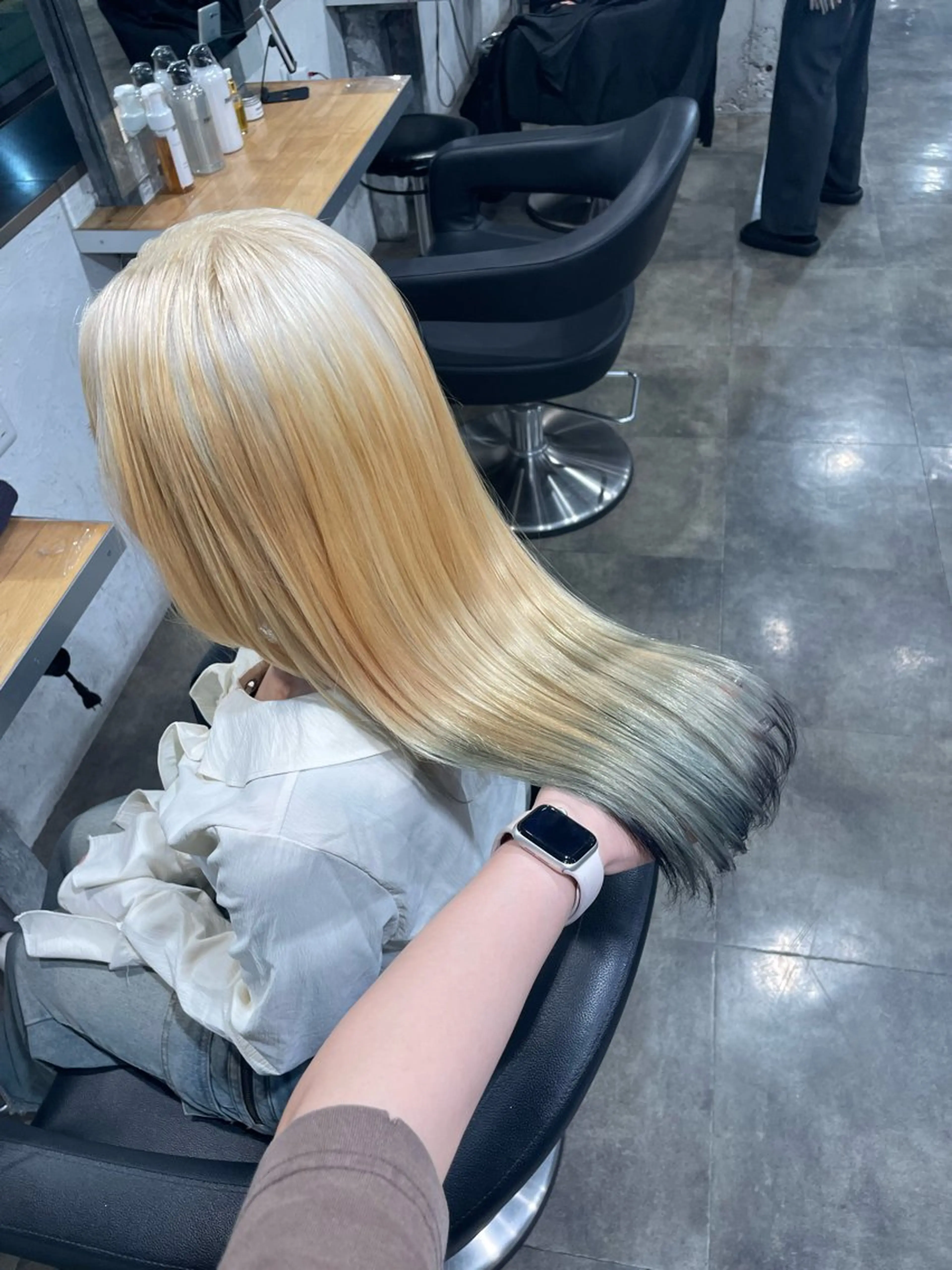 ロング カラー ヘアカラー ハイトーンブロンド 横浜💞ミオのヘアスタイル