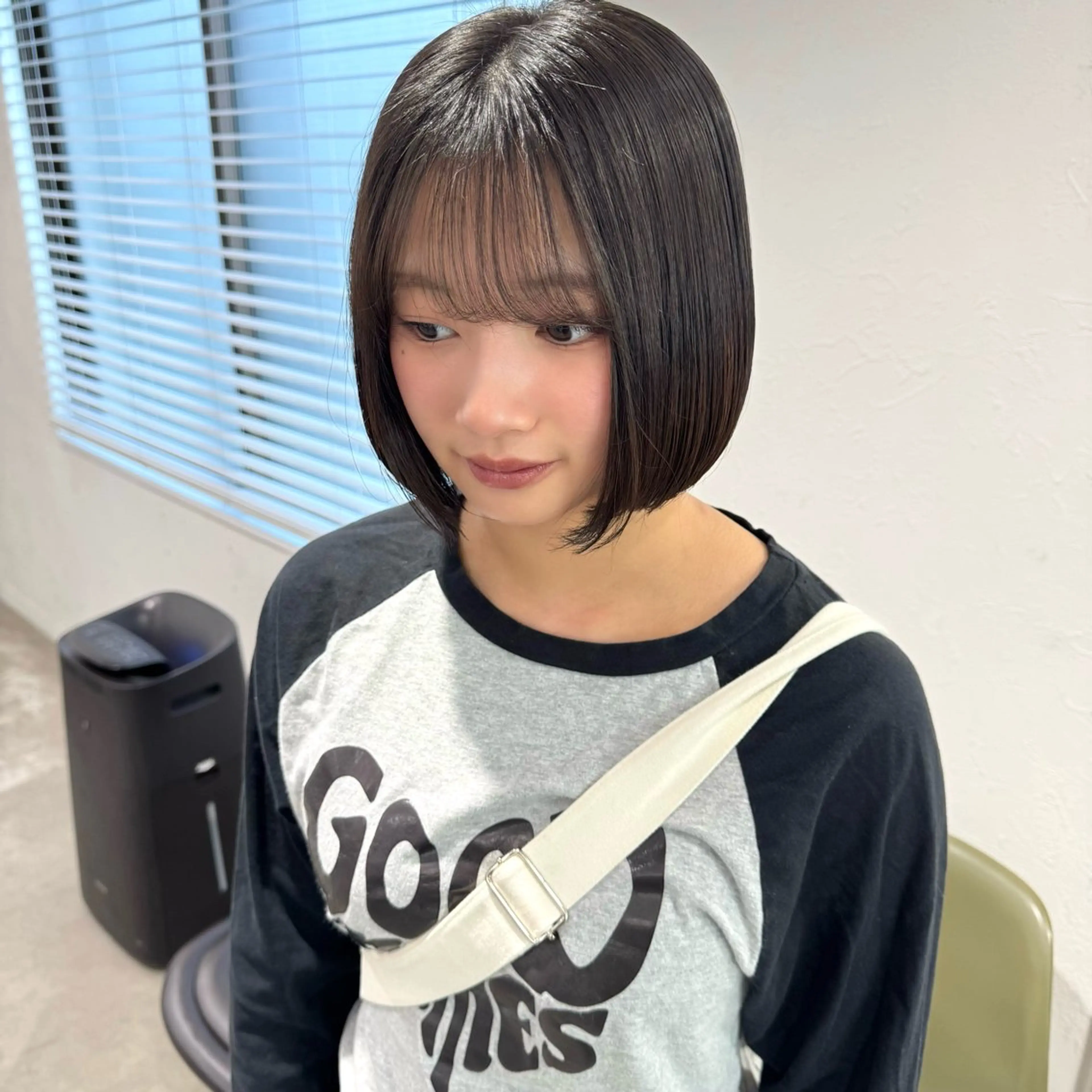 ミディアム 切りっぱなしボブ ボブ 縮毛矯正/暗めカラー AYANO 💗🪽のヘアスタイル