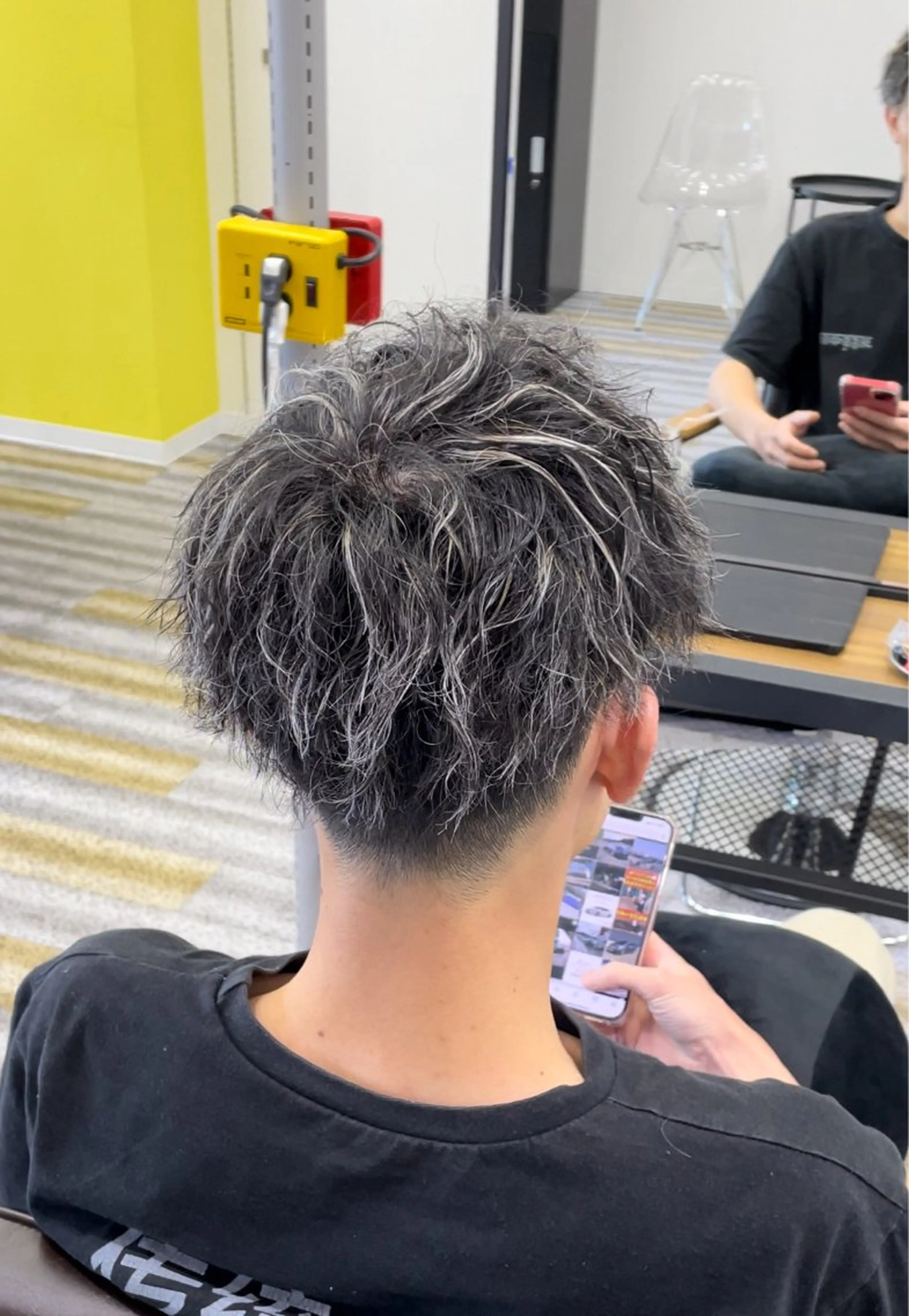 ショート カラー パーマ メンズ メンズハイライト メンズメッシュ メンズパーマ ハイライトカラー メッシュ カット ヘアカラー パーマ 【メンズ特化】岩瀬 武【メンズパーマ】のヘアスタイル