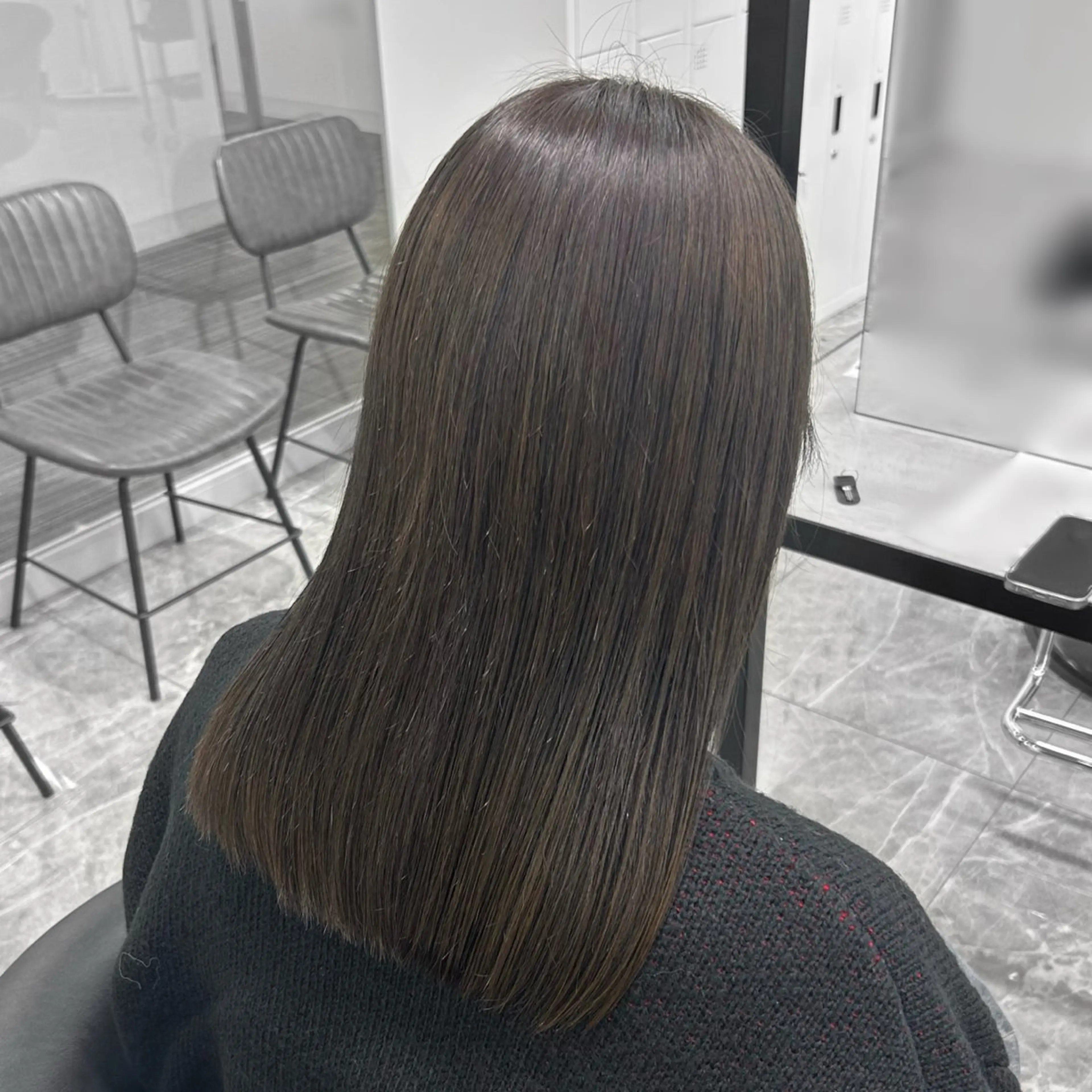 ミディアム カラー 𝘠𝘶𝘪 / 透明感カラーのヘアスタイル