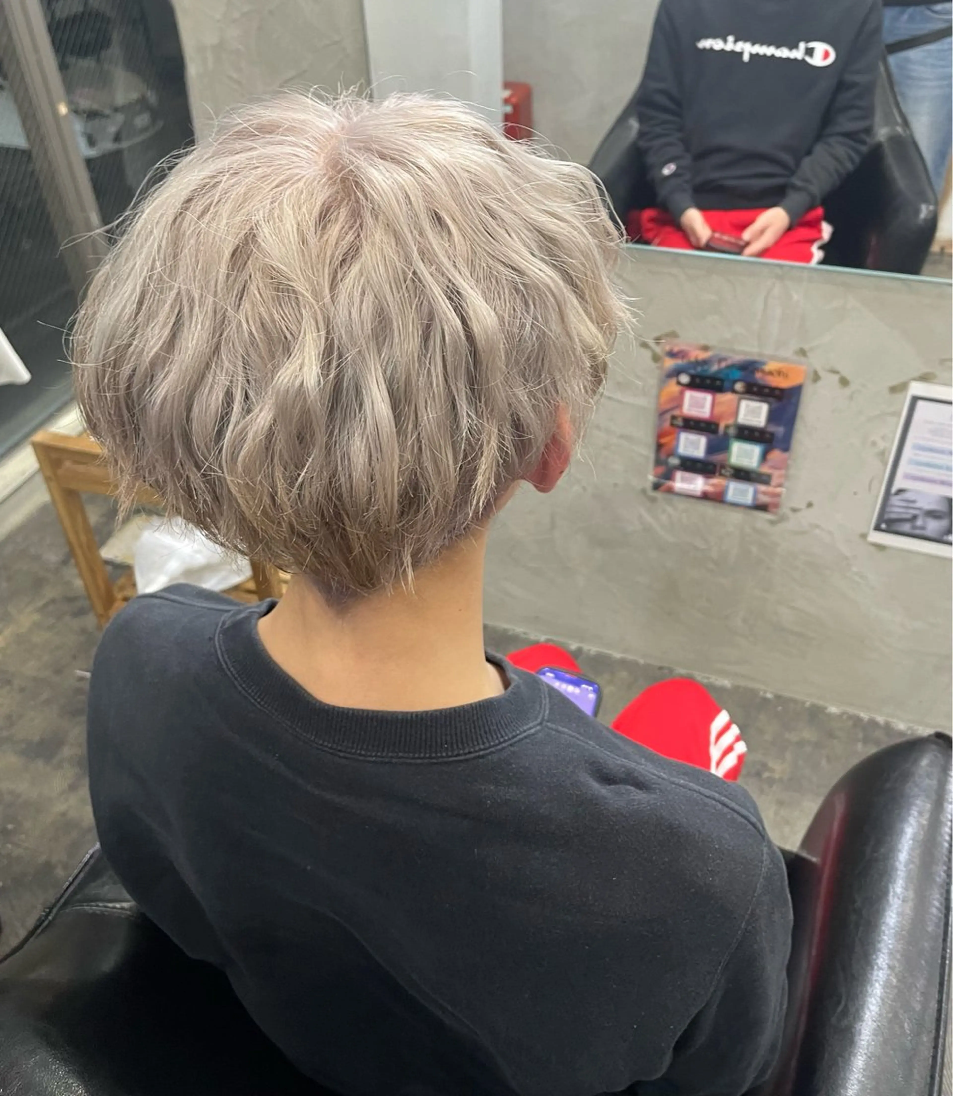 カラー メンズ メンズブリーチ ベージュカラー ブリーチ ホワイトベージュ MaisonHALU さくらのヘアスタイル