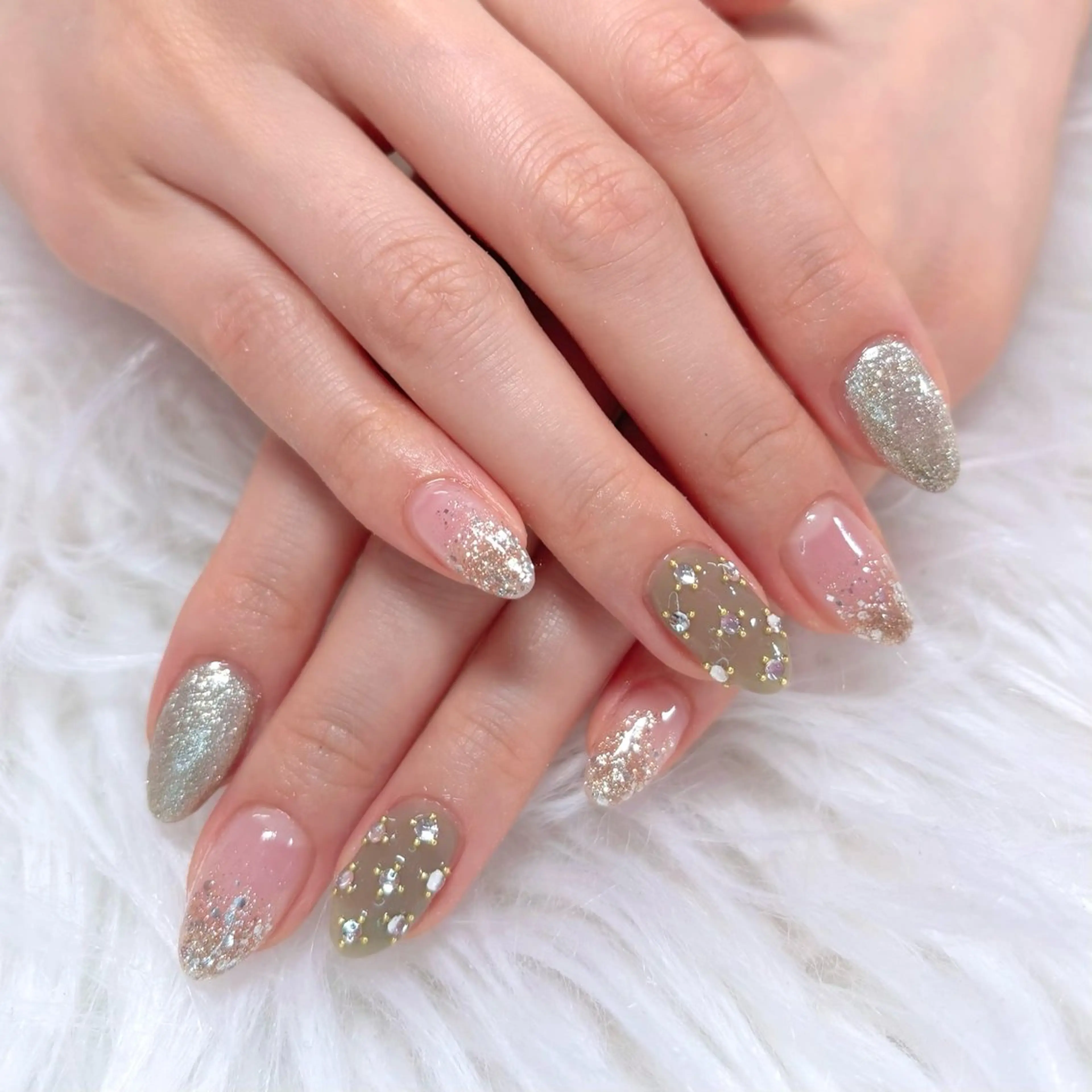 ネイル キラキラネイル シンプルネイル 春ネイル ハンドネイル Noix nailのネイルデザイン