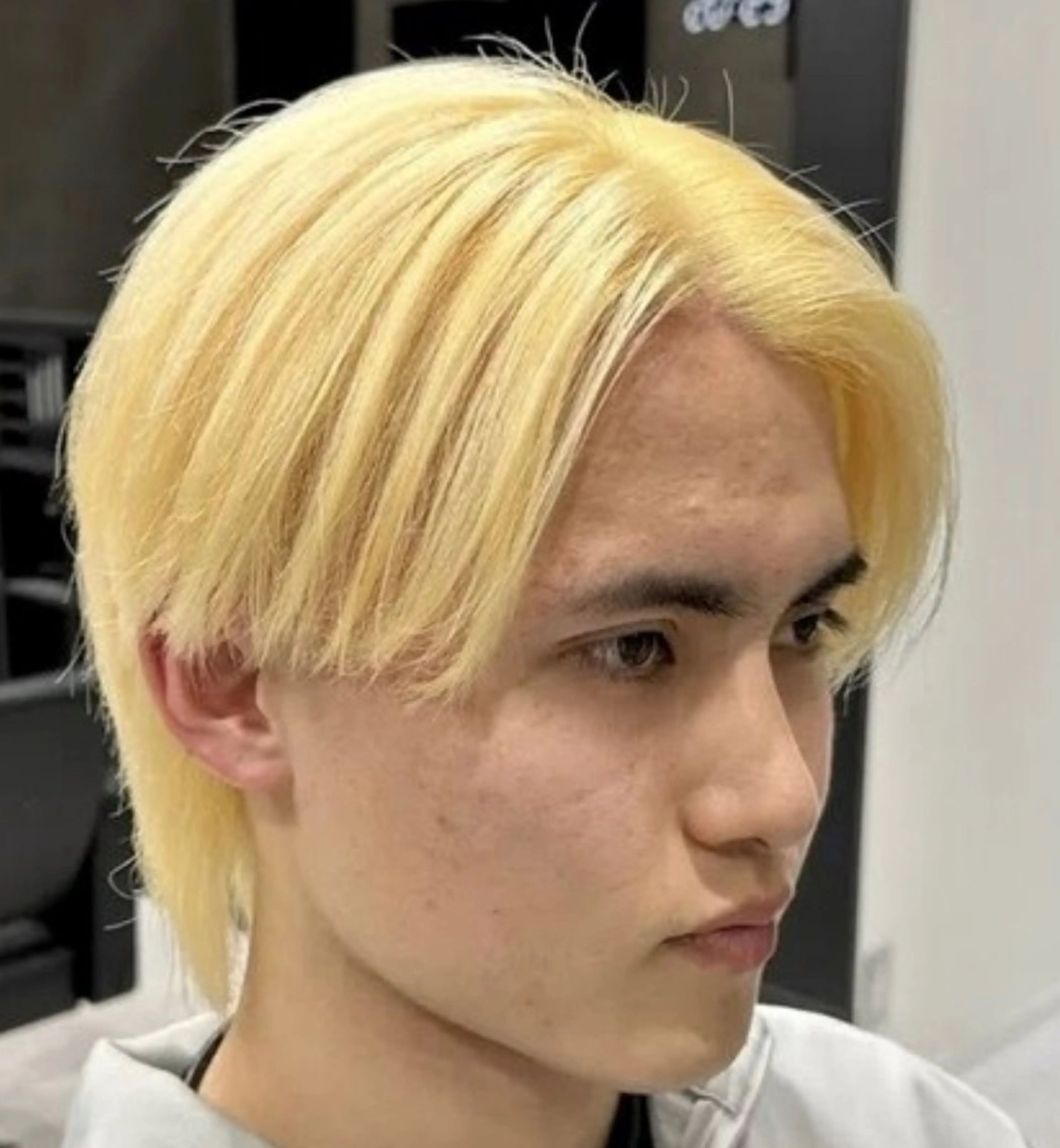 ショート カラー メンズ メンズブリーチ ブリーチ ヘアカラー トリートメント ✨メンズ特化✨ サーフカール🏄‍♂のヘアスタイル