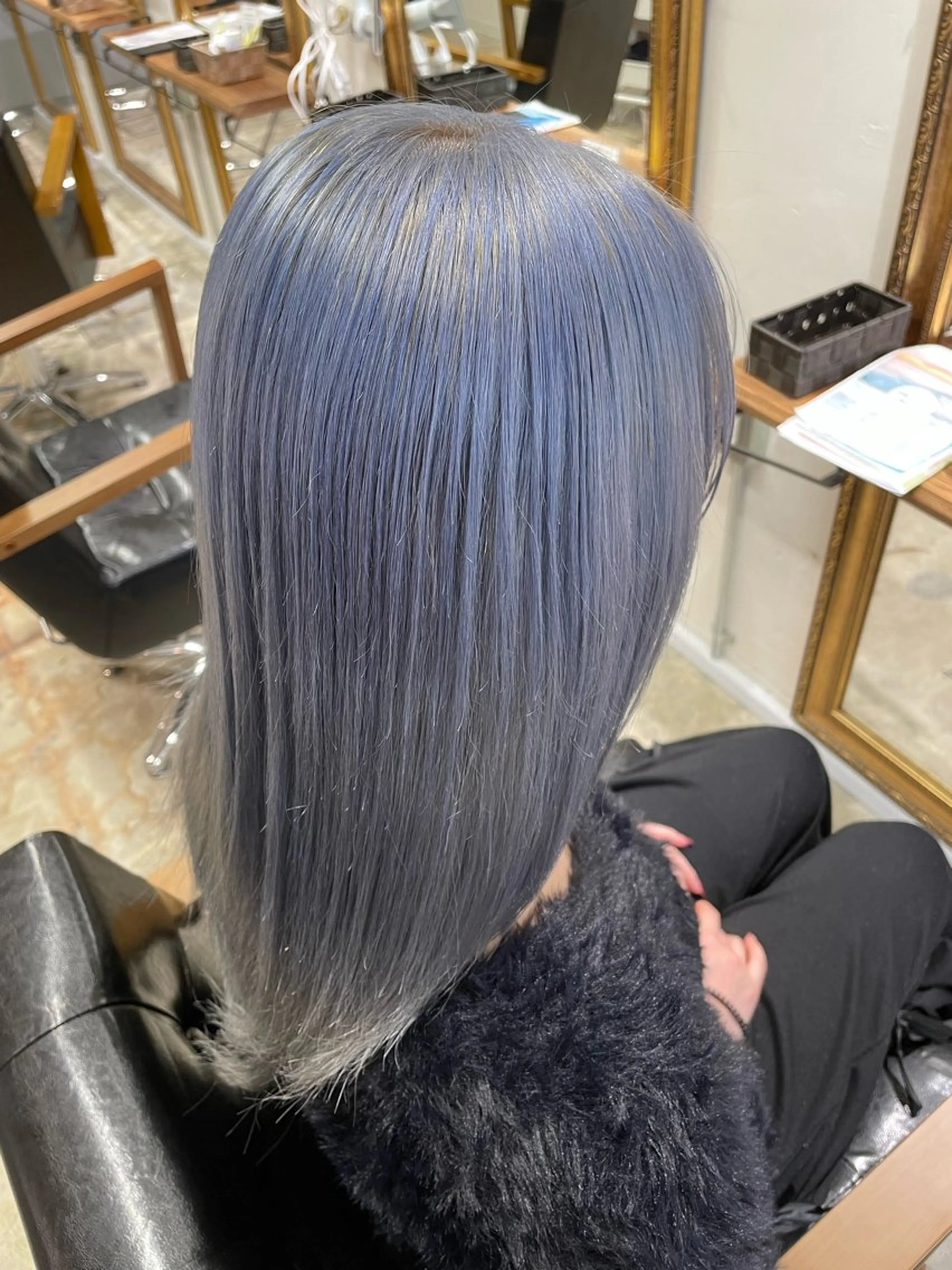 ロング カラー ヘアカラー 飯島朋香 オリーブベージュ🌿のヘアスタイル
