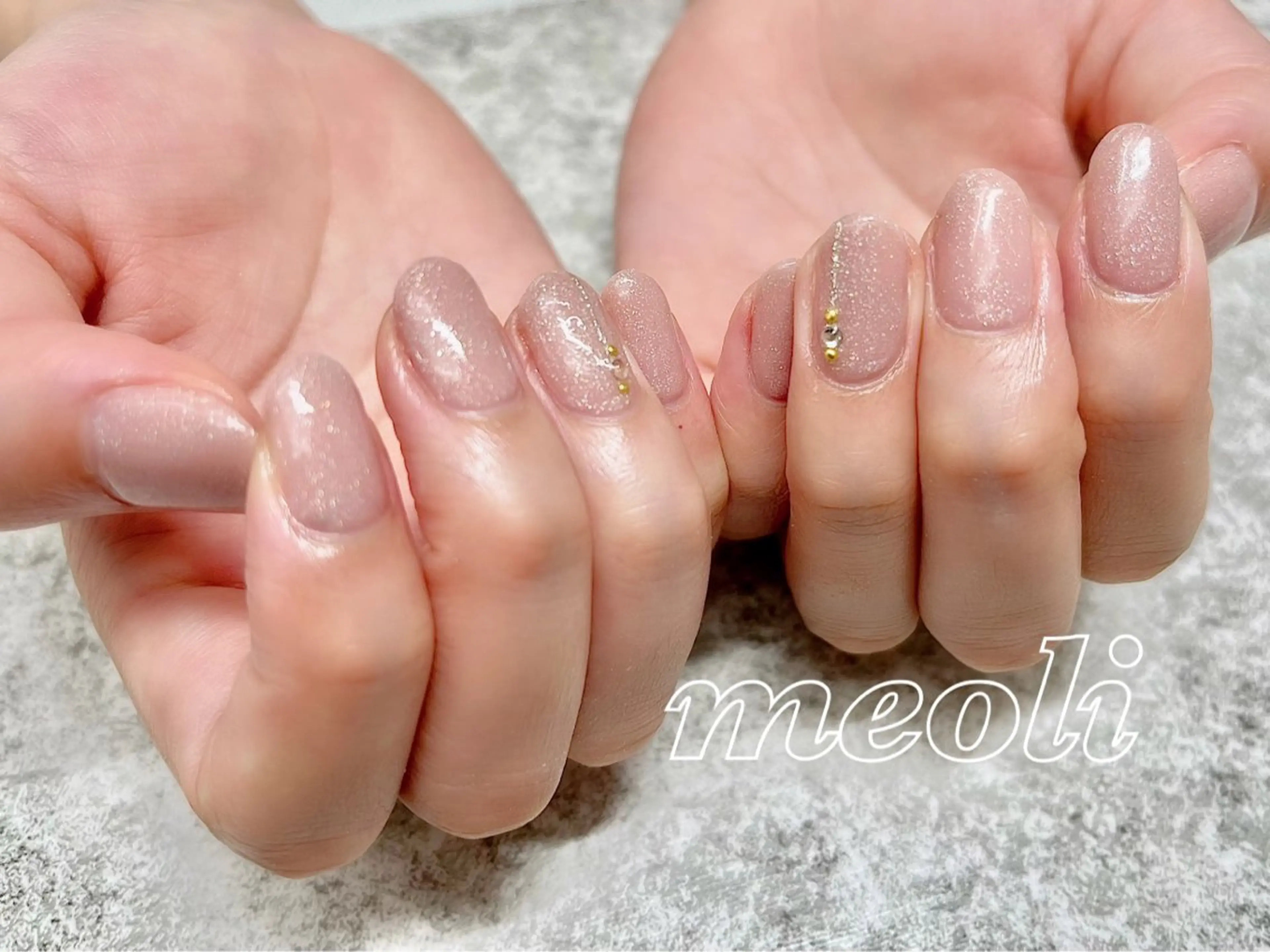 ネイル キラキラネイル ラメ(グリッター) ピンク ピンクベージュ ハンドネイル nail salon meoli アヤのネイルデザイン