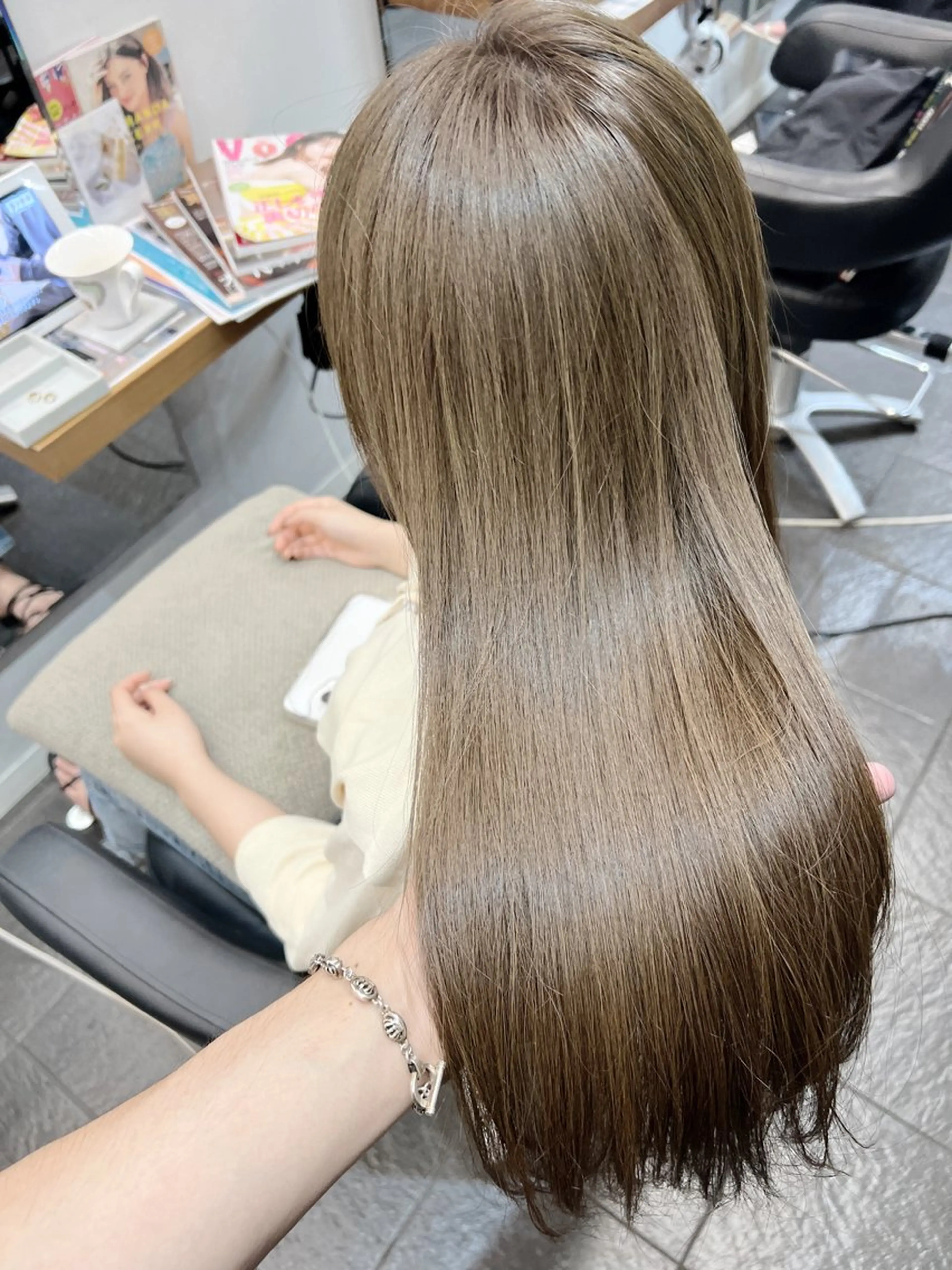 カラー グレージュ ヘアカラー トリートメント ヘッドスパ トップスタイリスト Yamato.hのヘアスタイル