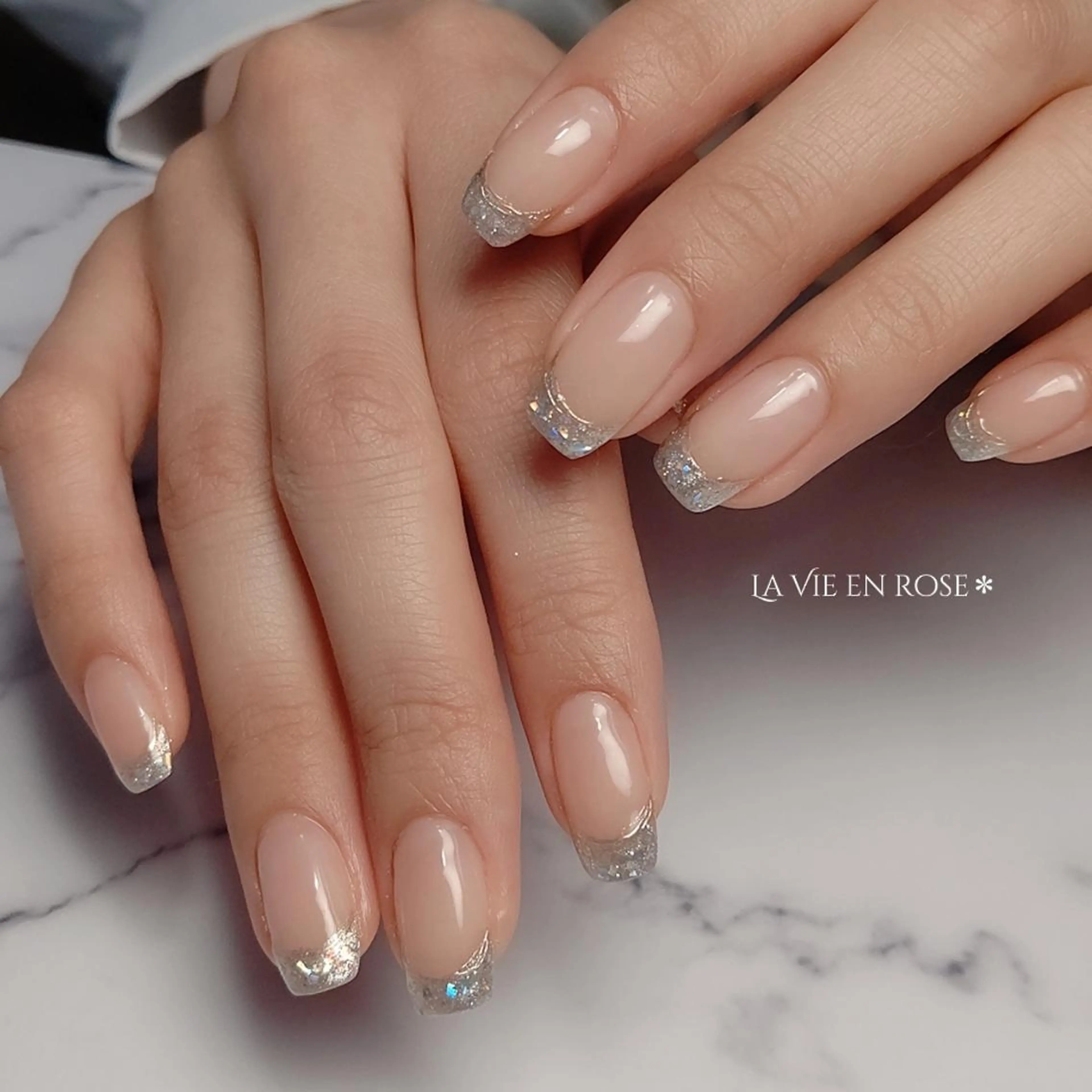 ミディアム ラヴィアン ローズのネイルデザイン