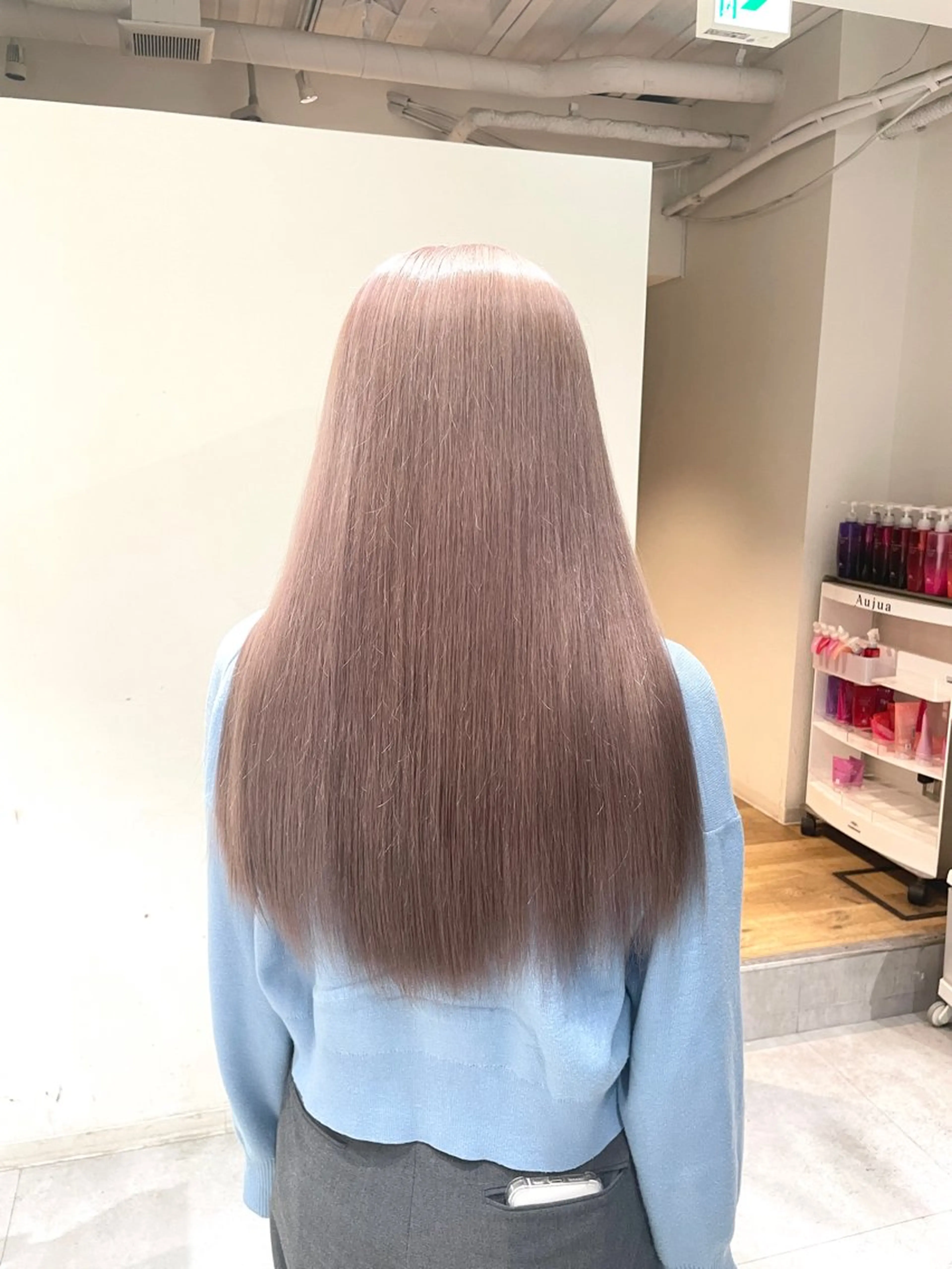 ロング カラー ベージュカラー ブリーチ ラベンダーカラー ラベンダーベージュ ヘアカラー トリートメント fuka/梅田/ ミルクティーベージュのヘアスタイル
