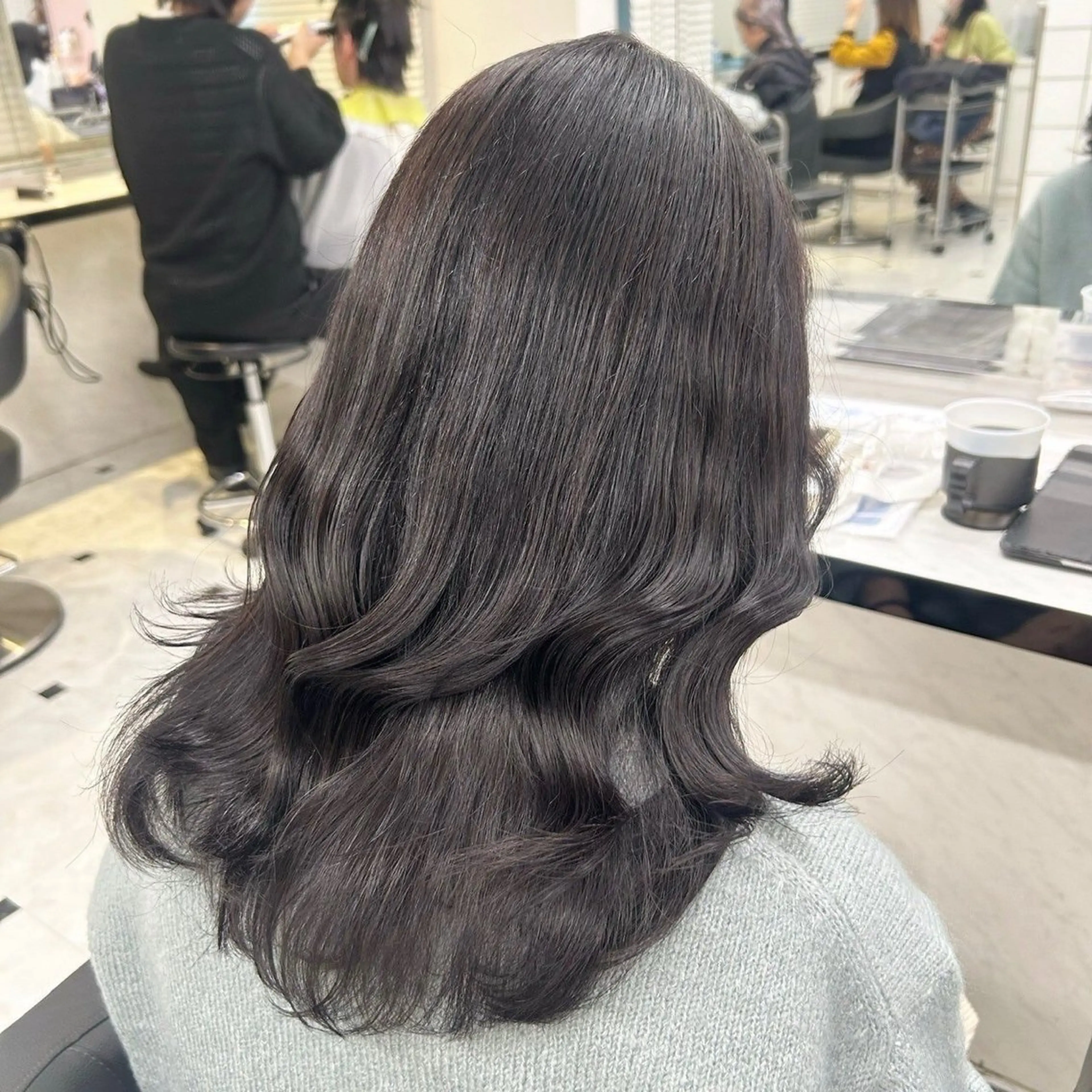 ロング カラー ベージュカラー ブリーチ 透明感カラー ダブルカラー 髪質改善 カット トリートメント レイヤー/顔まわり/ モテ髪艶カラー/教真のヘアスタイル