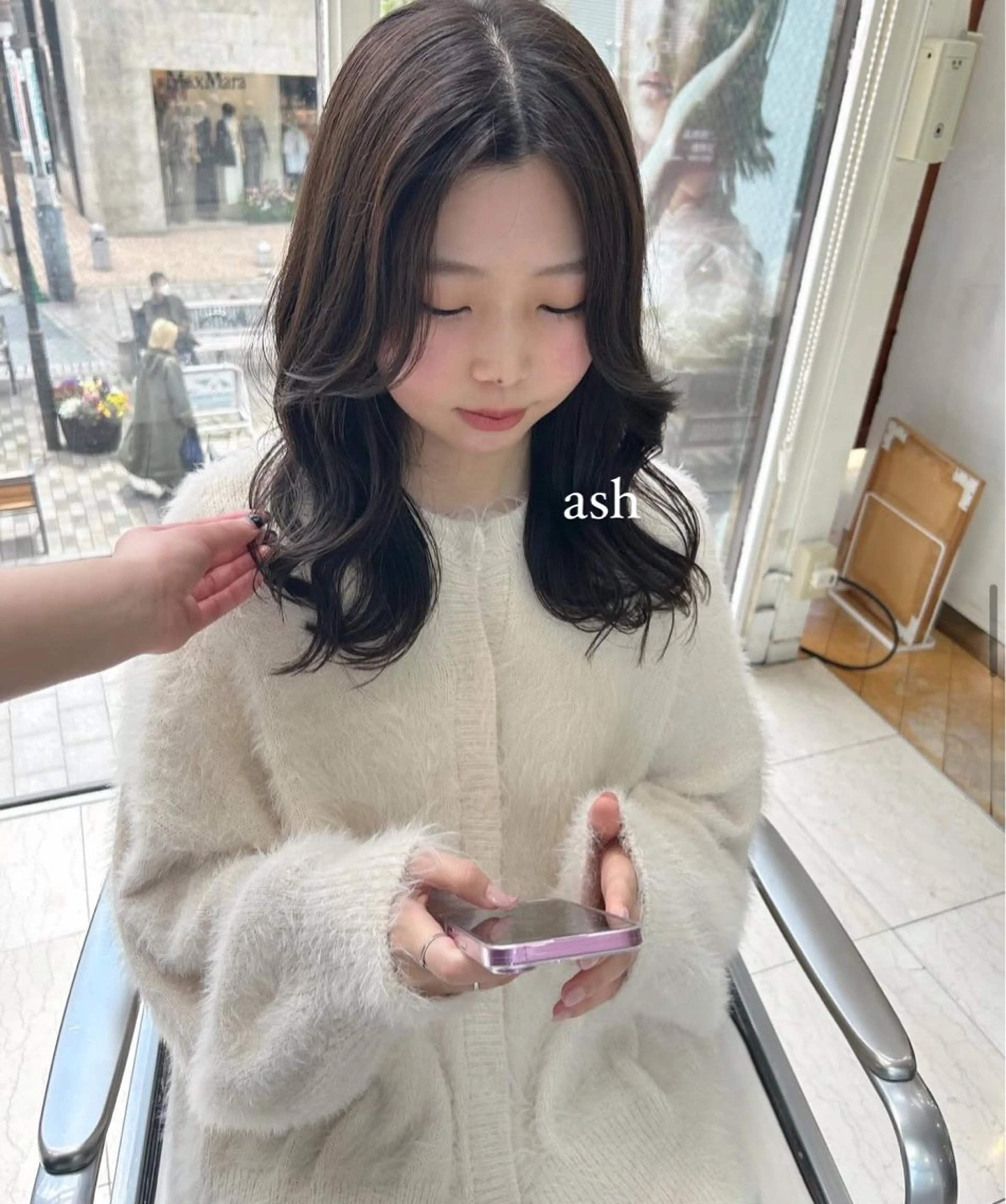 セミロング カラー 透明感カラー ヘアカラー ありむらもえ/ インナーカラーのヘアスタイル