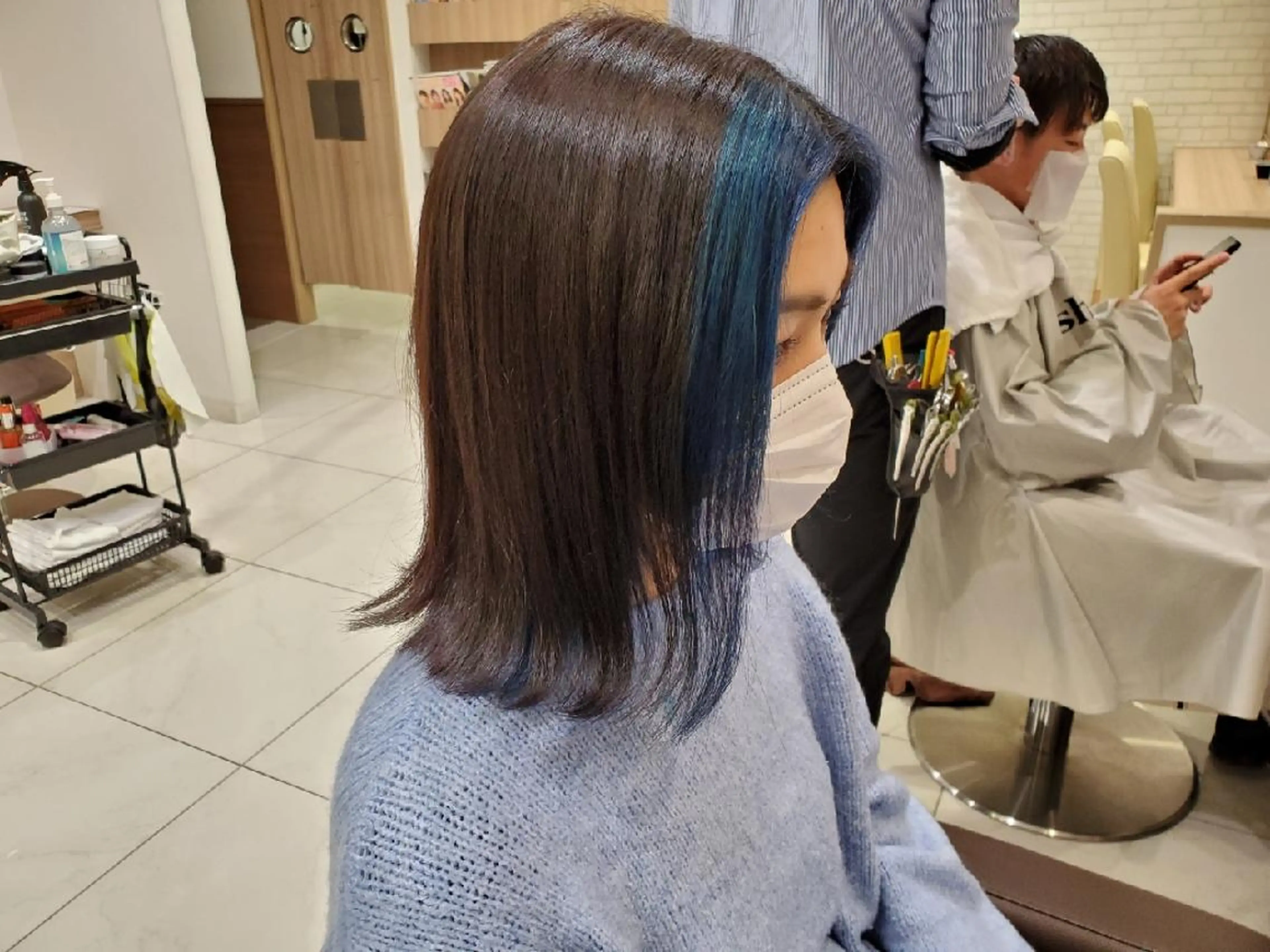 ミディアム カラー ミストバング ブリーチ ブルーカラー  フェイスフレーミング グレージュ 中村 和貴のヘアスタイル