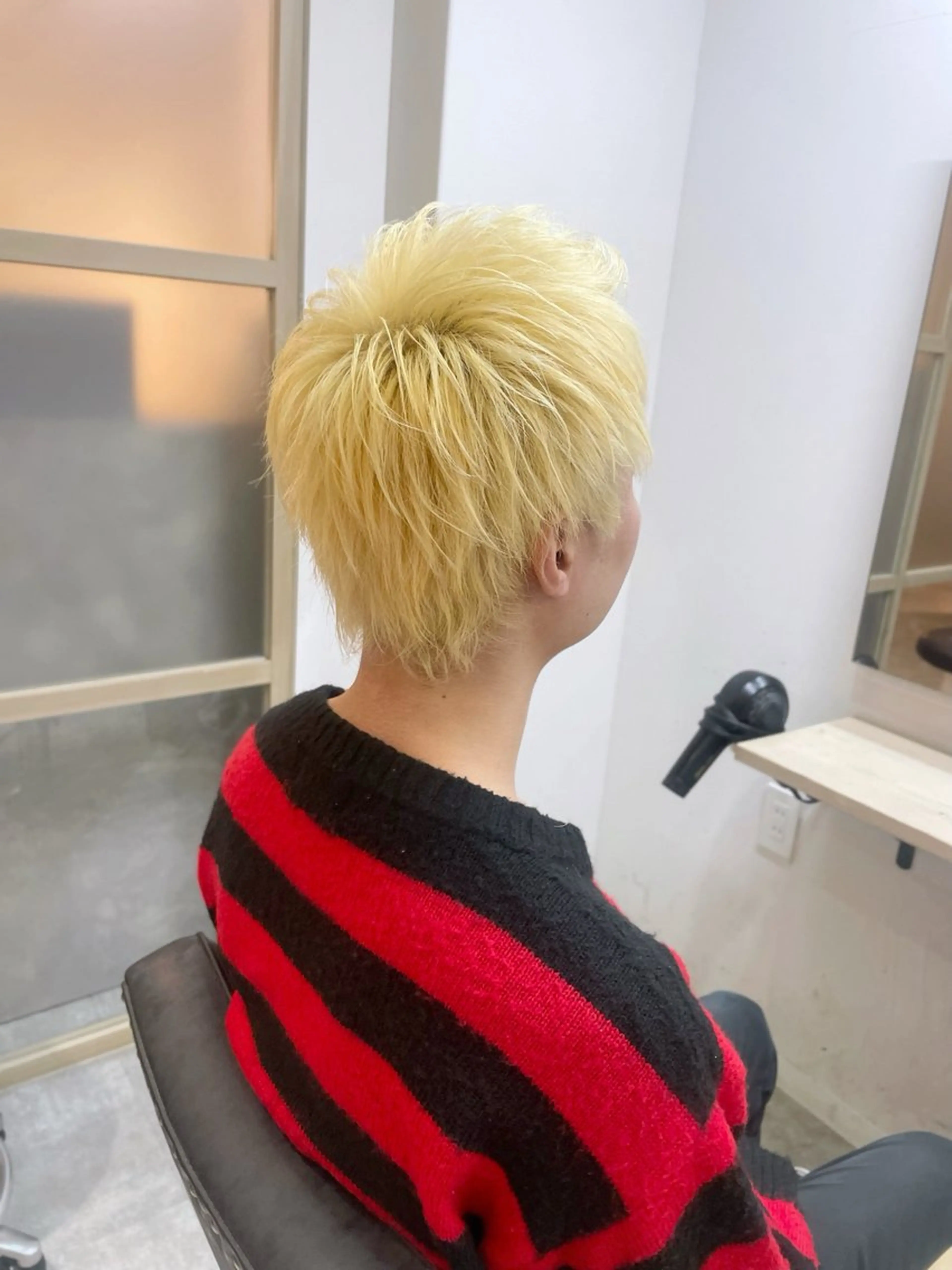 ミディアム カラー メンズ メンズブリーチ ブリーチ ブロンド カット ヘアカラー トリートメント EMANON新宿南口所属・🦄中性ウルフ ☁️Shiori🦄のヘアスタイル