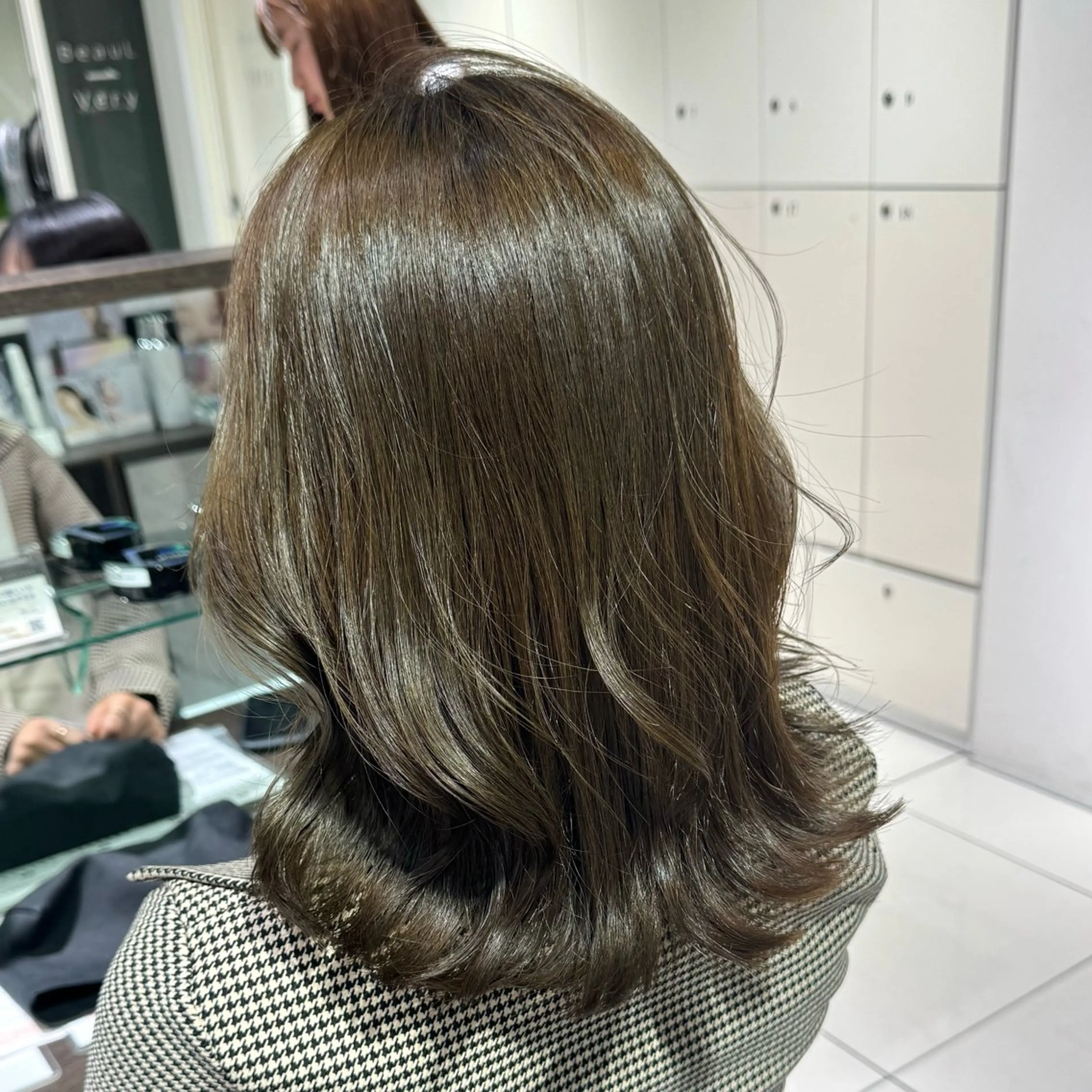 ミディアム カラー ヘアアレンジ ヘアカラー ブリーチなしカラー /ベージュ/安形翔のヘアスタイル